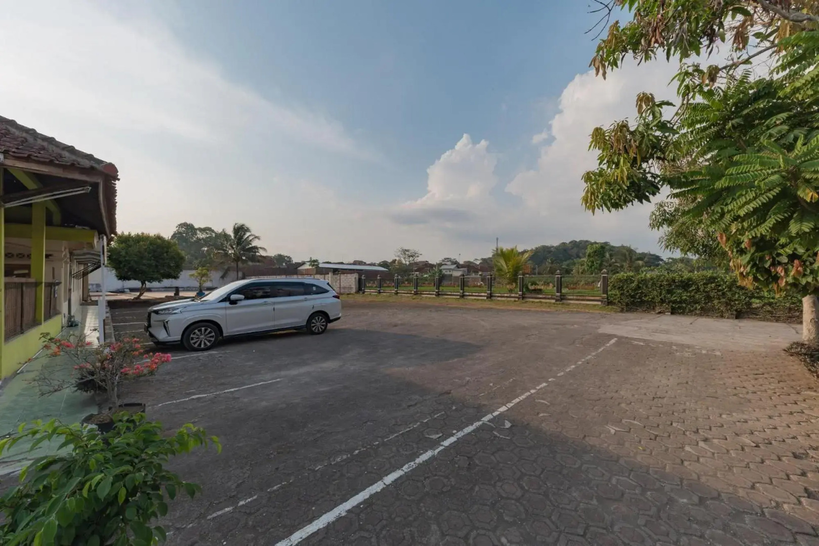 Bumi Eyang Enin Homestay Syariah