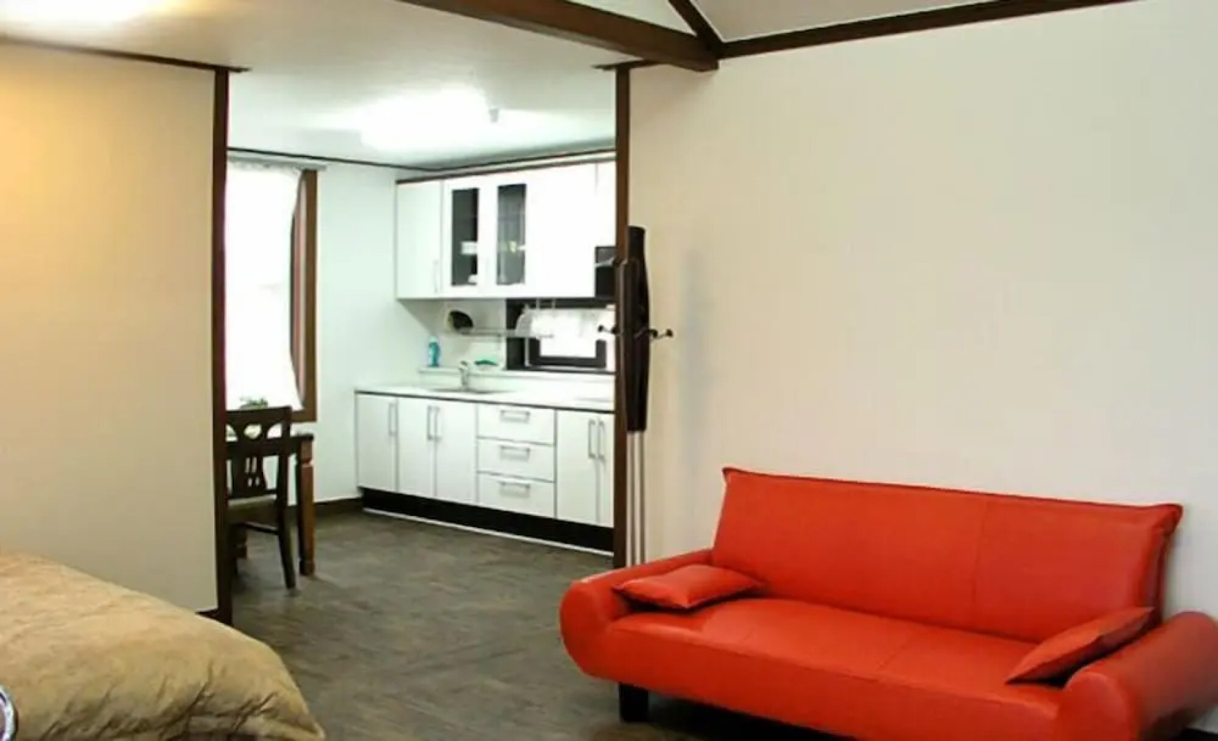 White House on the Hill HayanZip