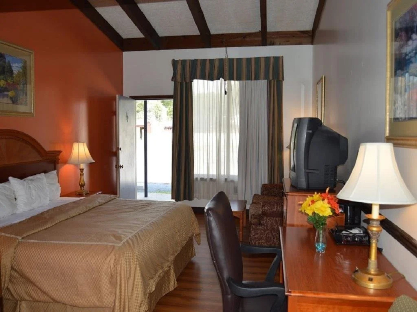 Crisfield Budget Inn