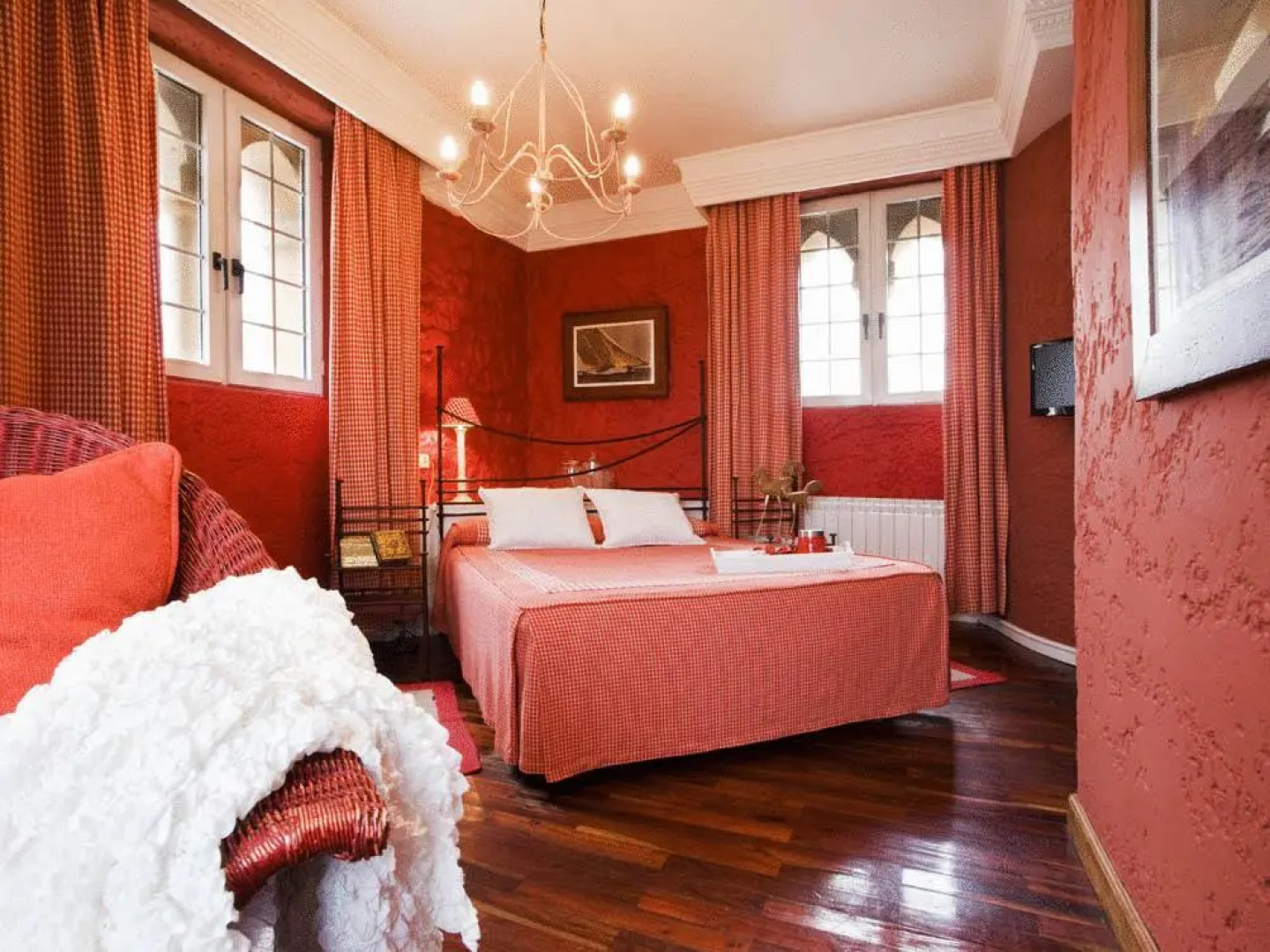 Отель El Castillo de los Locos