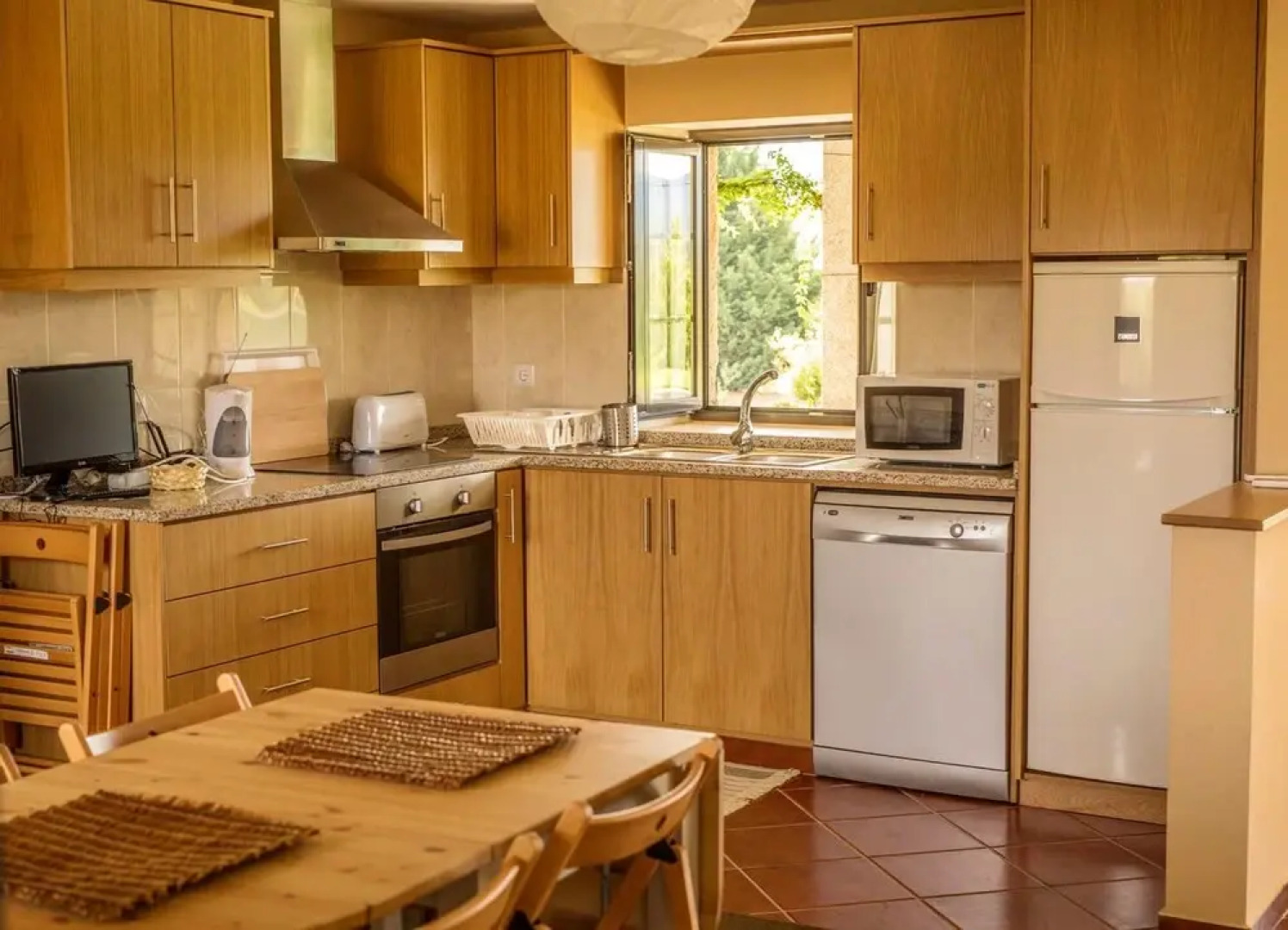 House with 3 Bedrooms in Peraboa, with Wonderful Mountain View, Pool Access, Furnished Garden