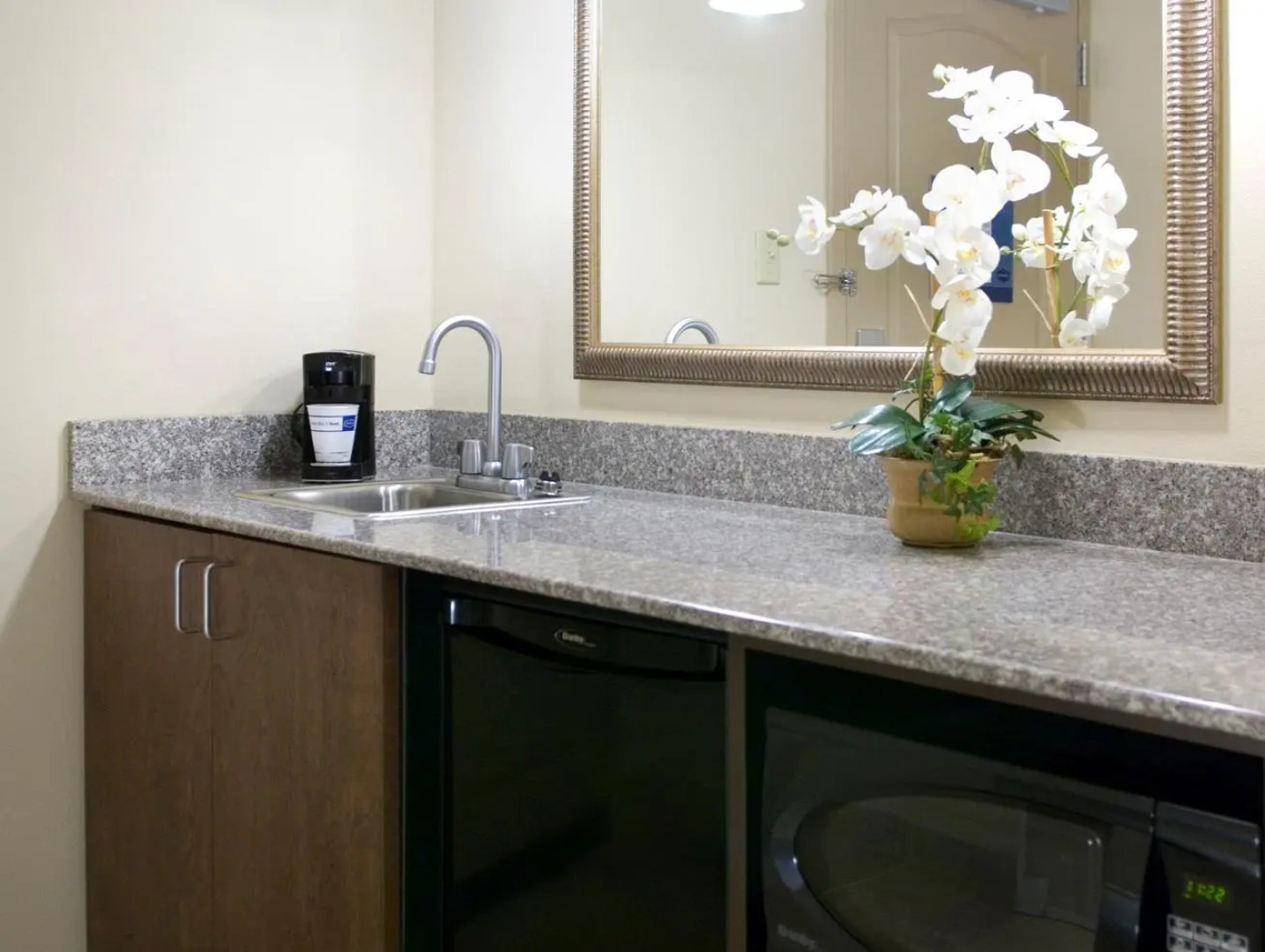 Hampton Inn & Suites Savannah-Airport