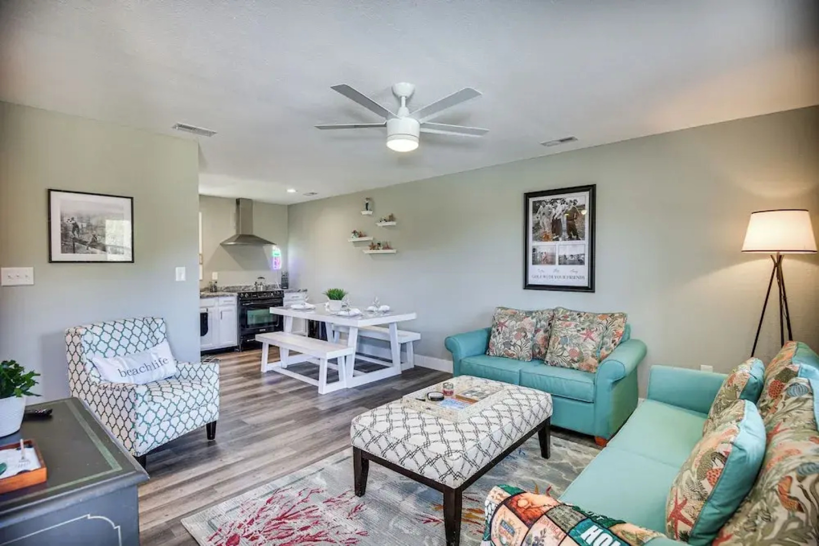 Kitty Hawk Apartment w/ Hot Tub - 1 Mi to Beach!