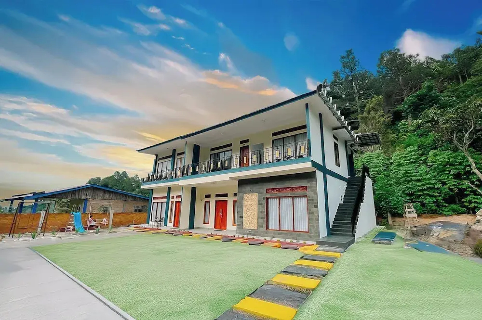 Simangande View & Resto By Helocus