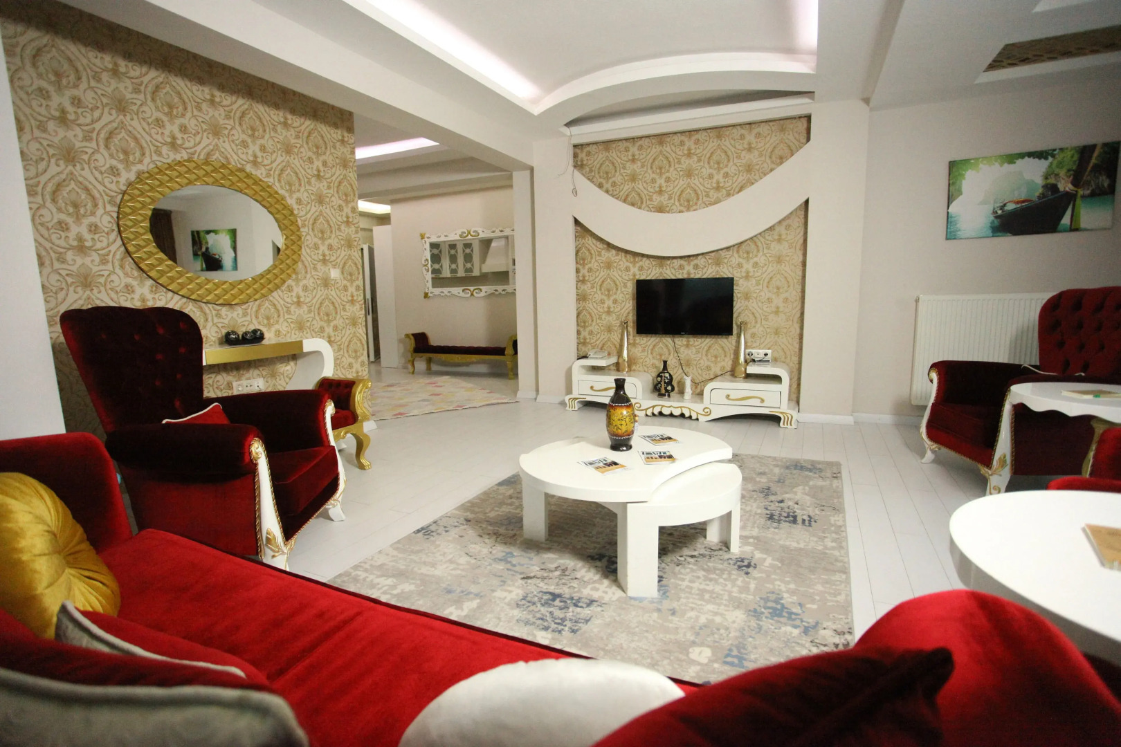 The City Walls Suit Hotel