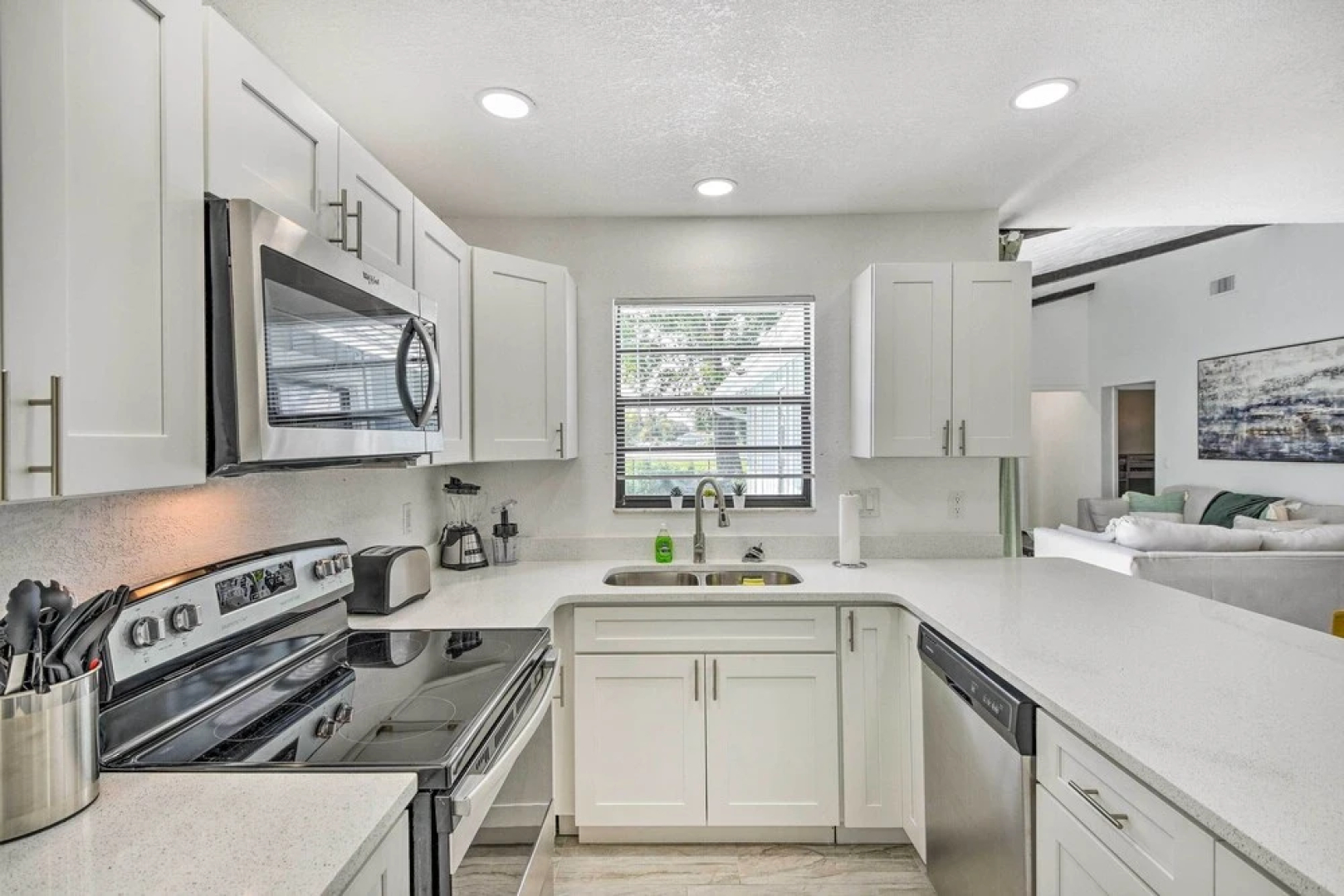 Port Orange Oasis: Close to Beaches & Dining!