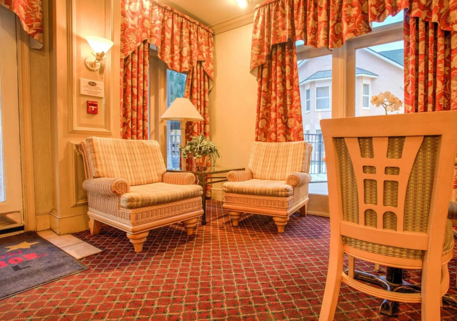 The Palms Hotel & Villas