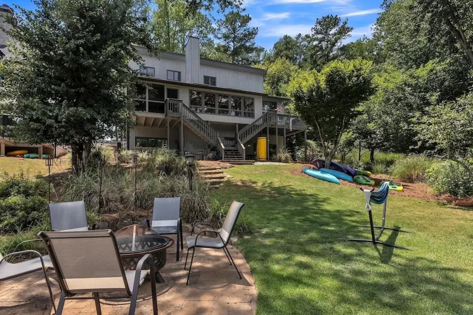 The Blue Flamingo 5 Bedroom Home By Redawning