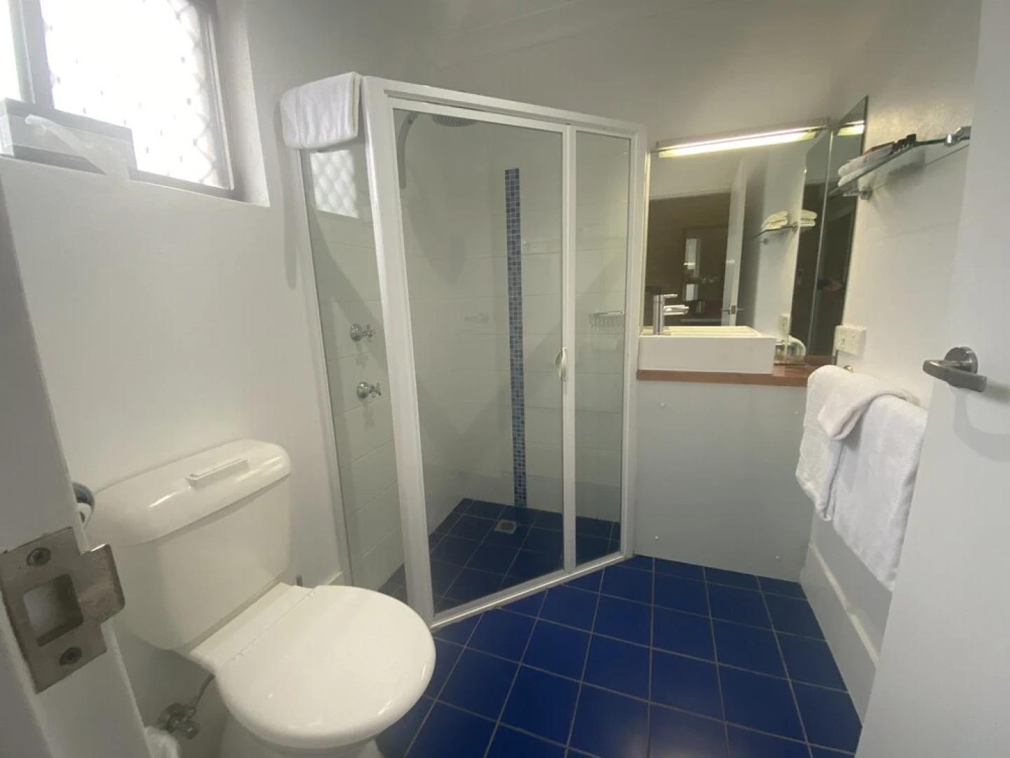 Avaleen Lodge Motor Inn