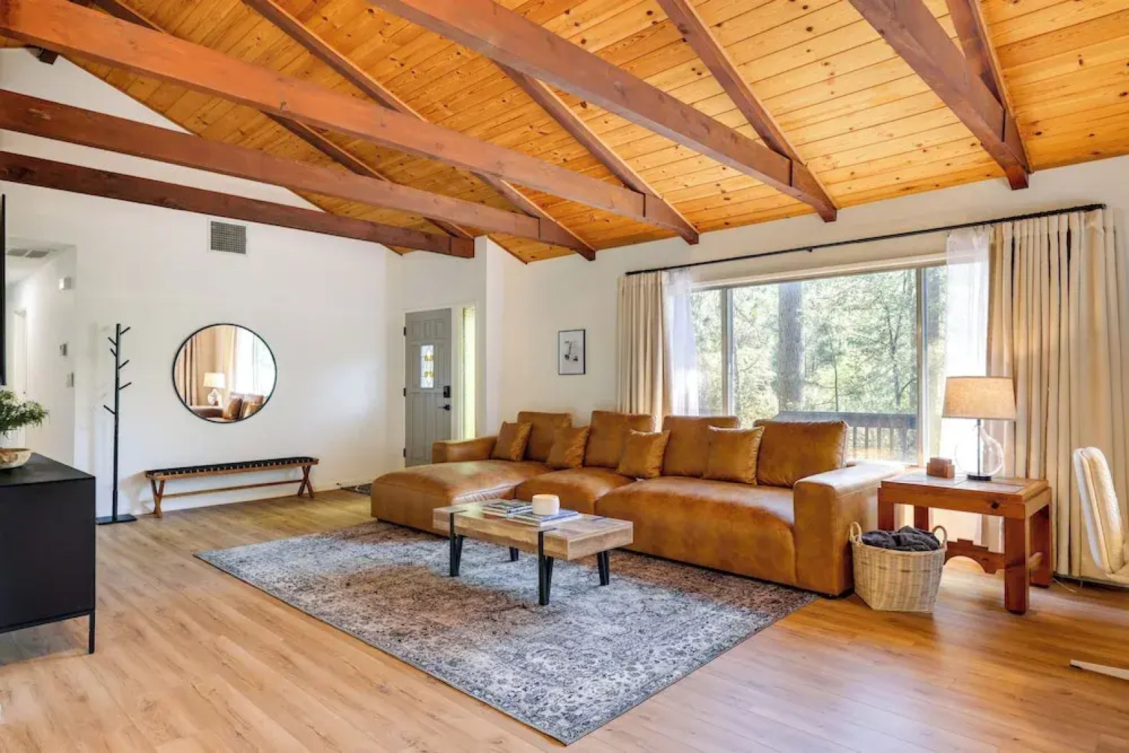 Deck & Fire Pit: Stunning Twain Harte Cabin!