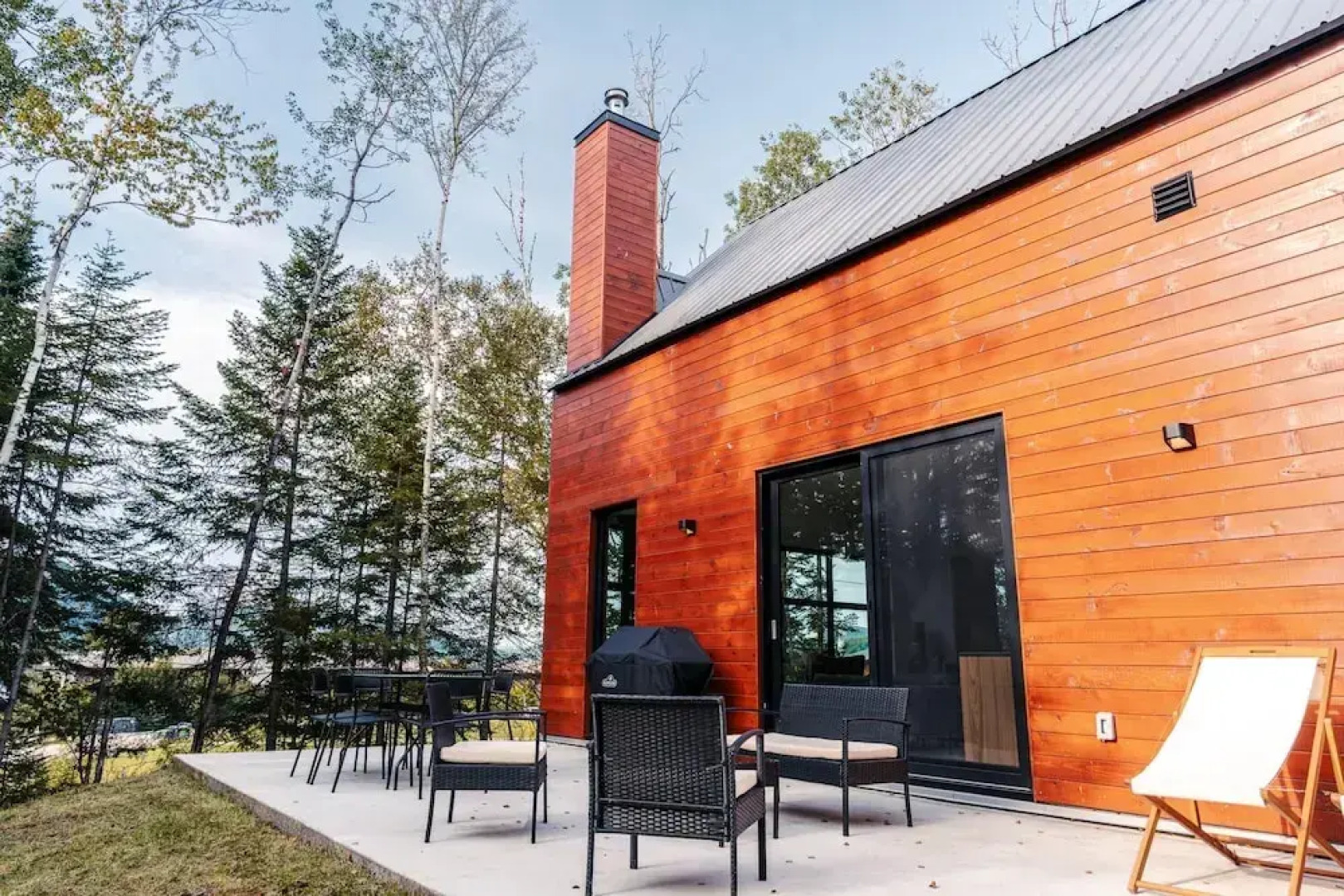 Bright Chalet With hot tub and Indoor Sauna