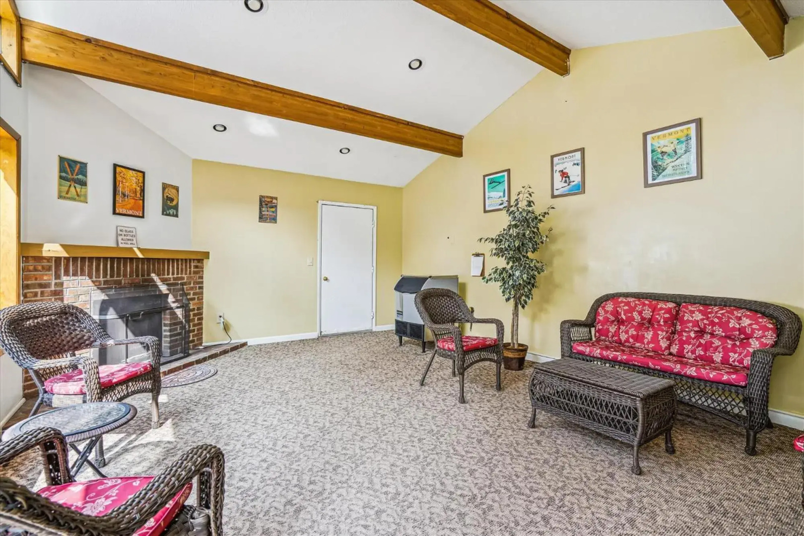 Deluxe Two Bedroom Suite on 2nd floor with outdoor heated pool 20708