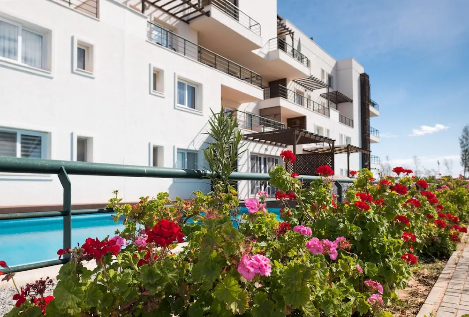 One bed Room Apartment Paradise Beach Front in Nice Residence