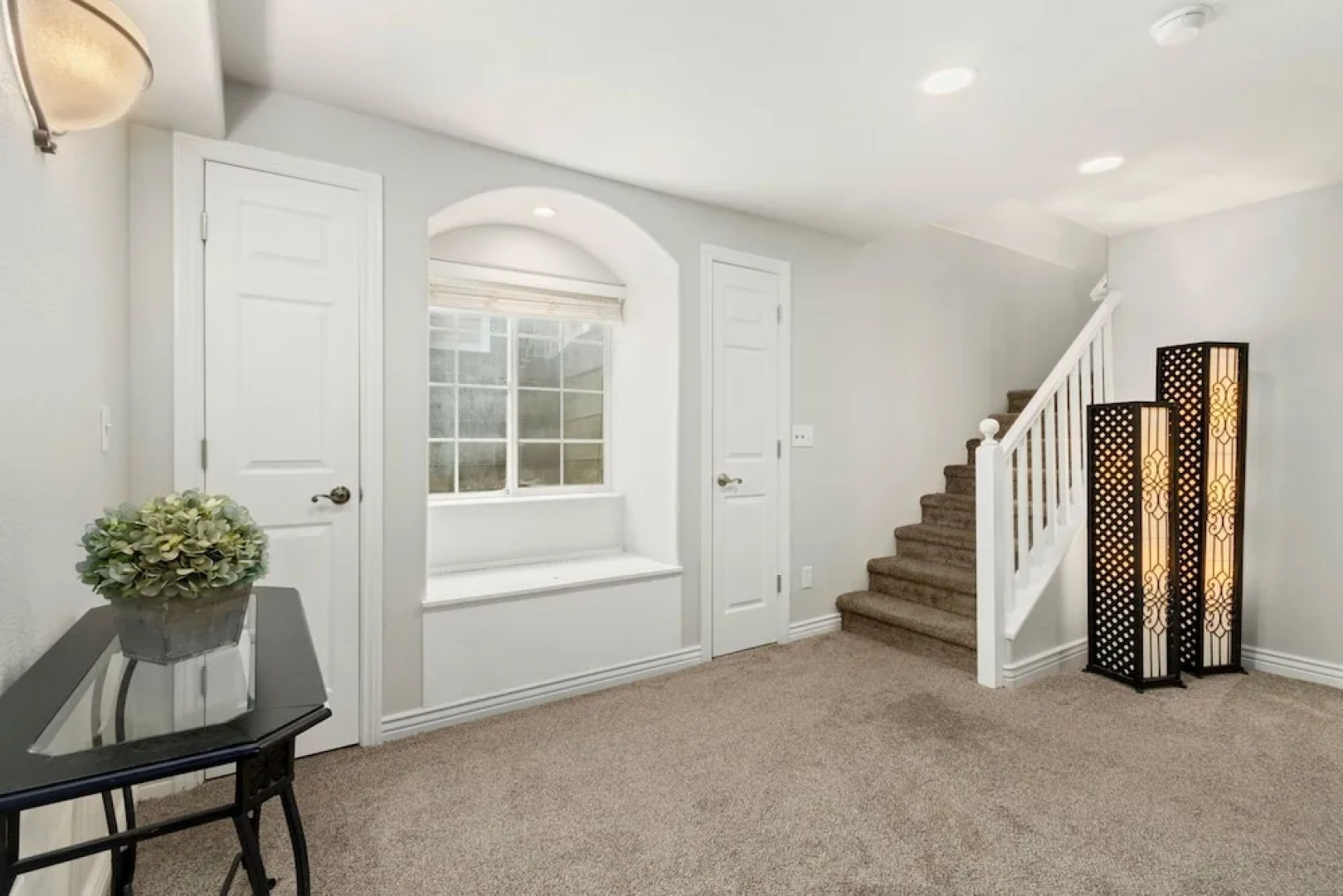 Fabulous Family-friendly Retreat by Windsor Lake!