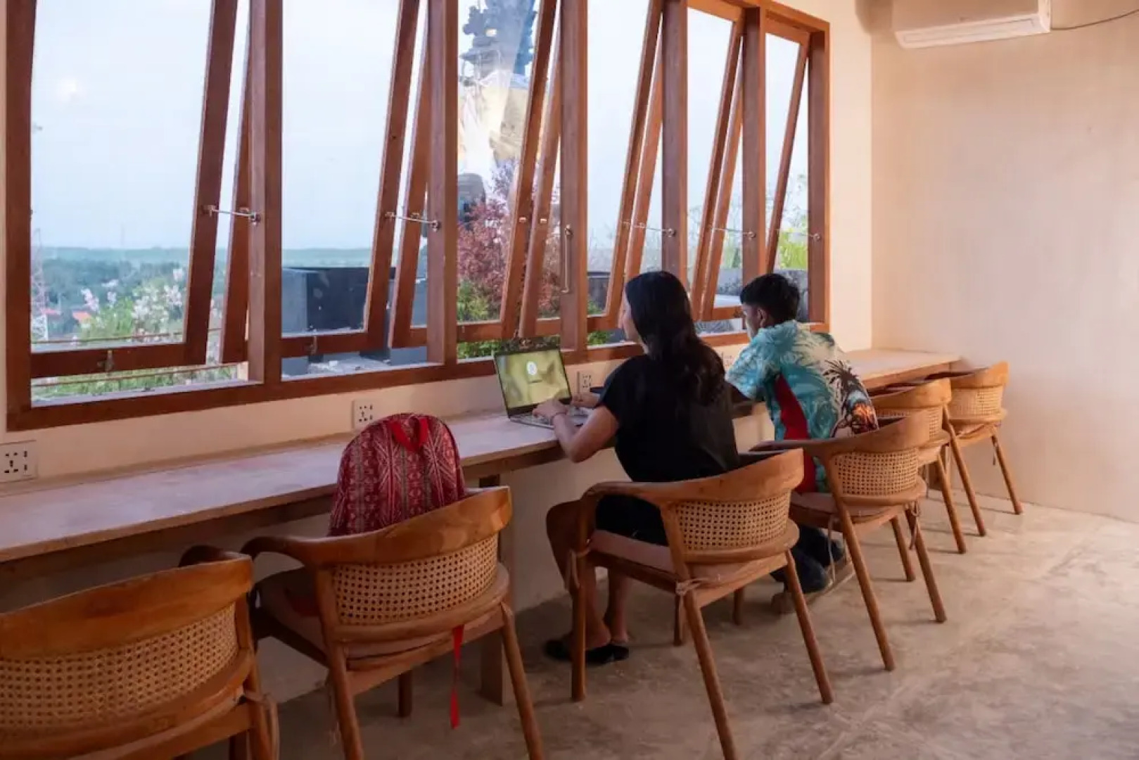 Mad Monkey Nusa Lembongan