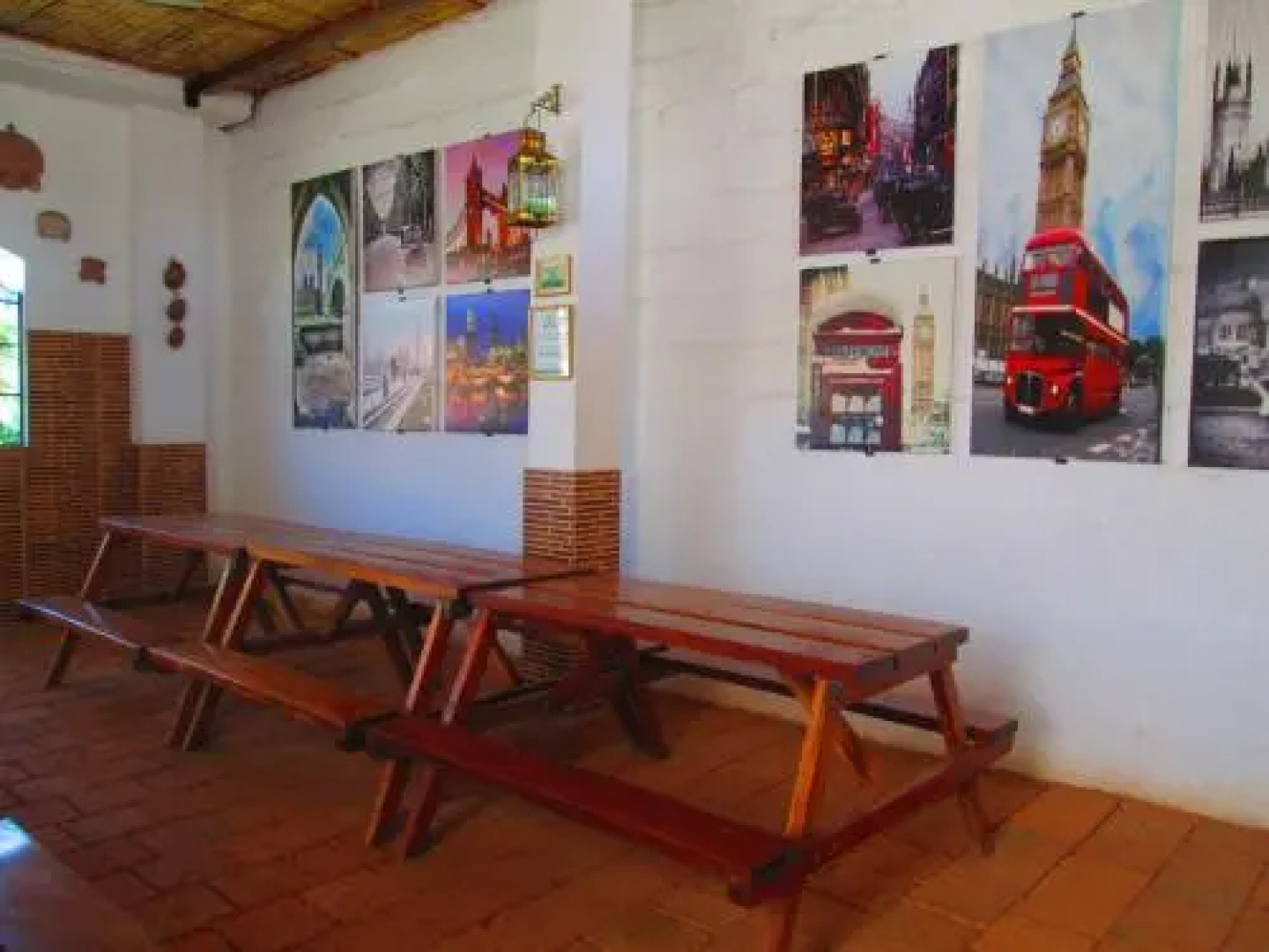 Big Ralph's Hostal & Restaurant