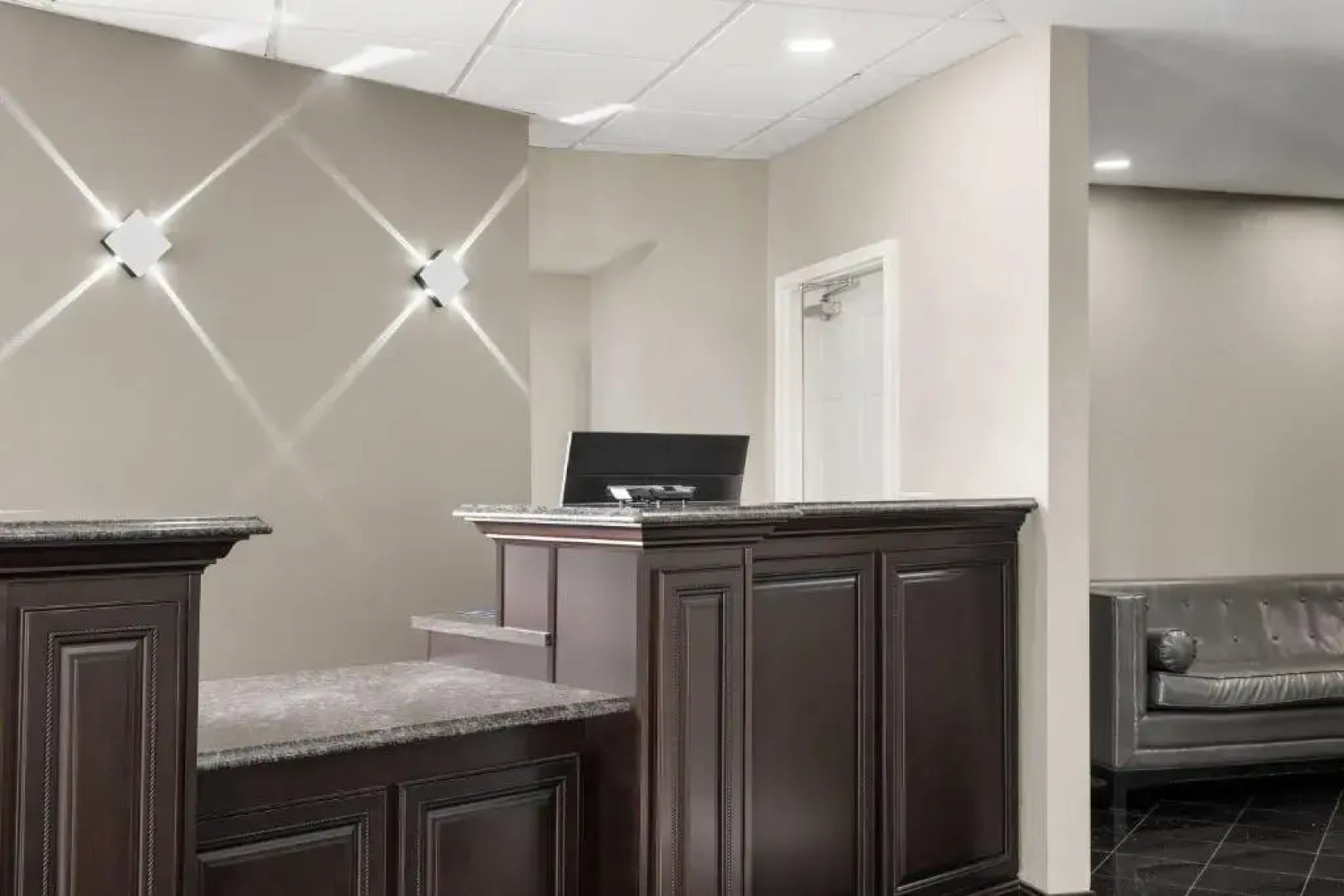 Baymont Inn & Suites Jefferson City