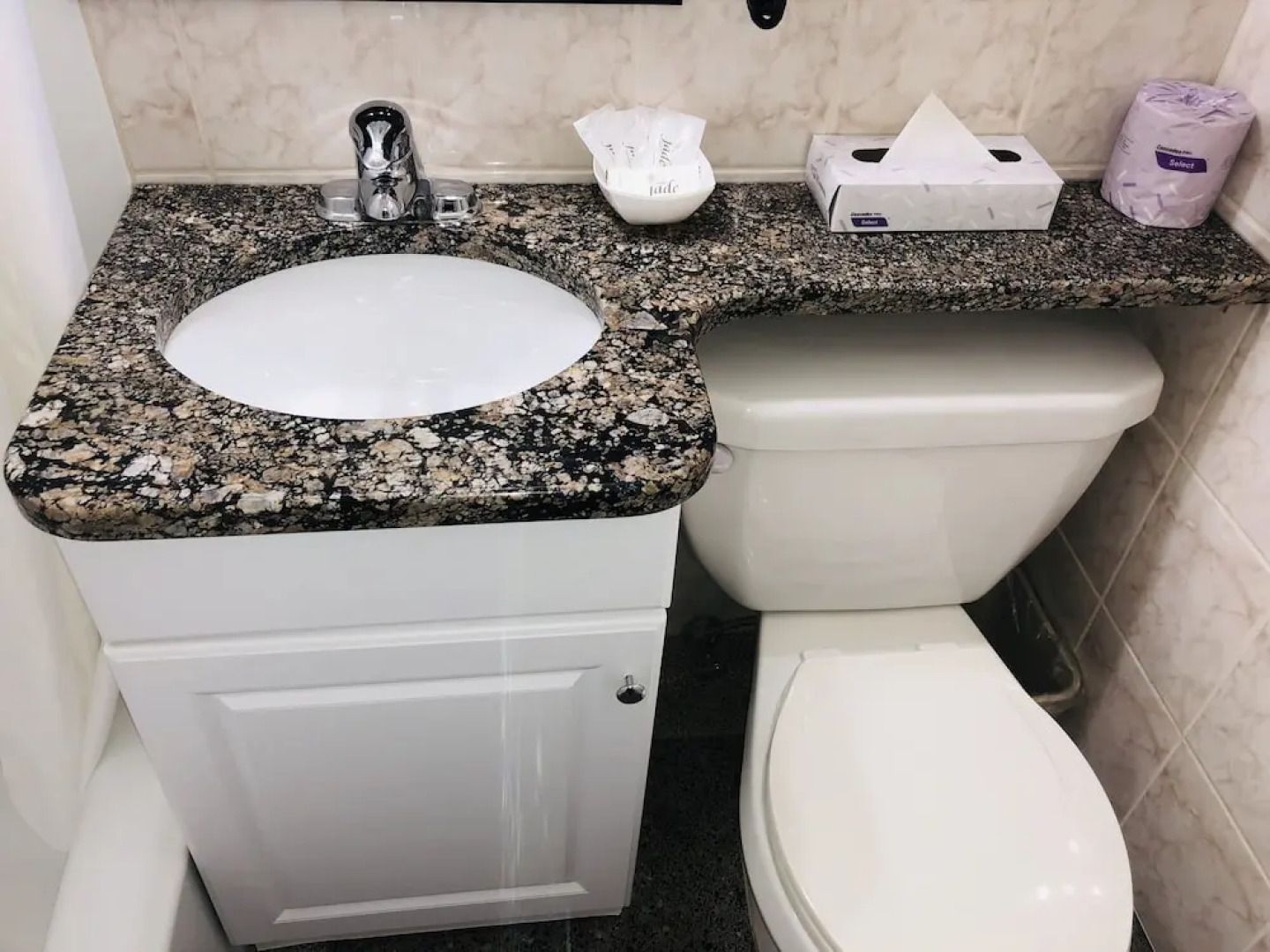 Perth Plaza Inn & Suites