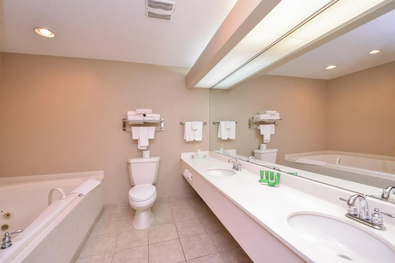 Baymont by Wyndham Sioux Falls West (67058) Sioux/ Near Airport