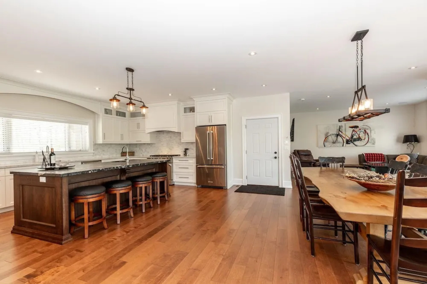 Villa Vista - Fabulous new Home Overlooking the Golf Course in Port Carling