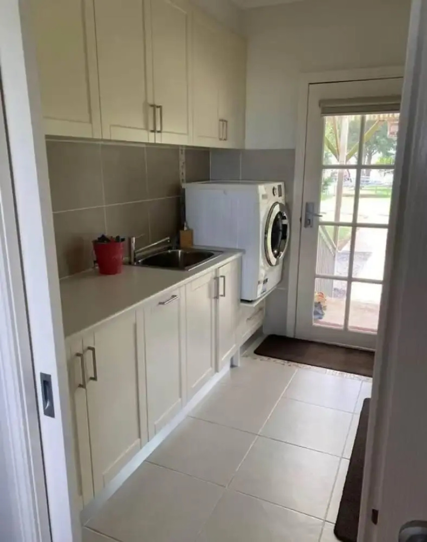 Killy Dora Beachside Escape Pet Wheelchair Friendly A Modern Coastal Retreat With Accessibility in Mind