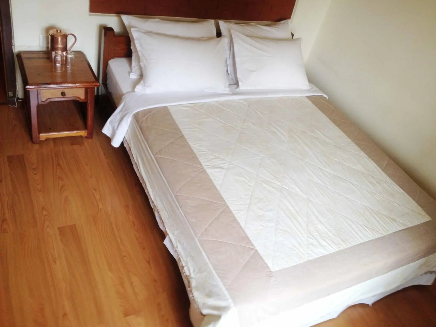 Vardan Resort n' Apartment