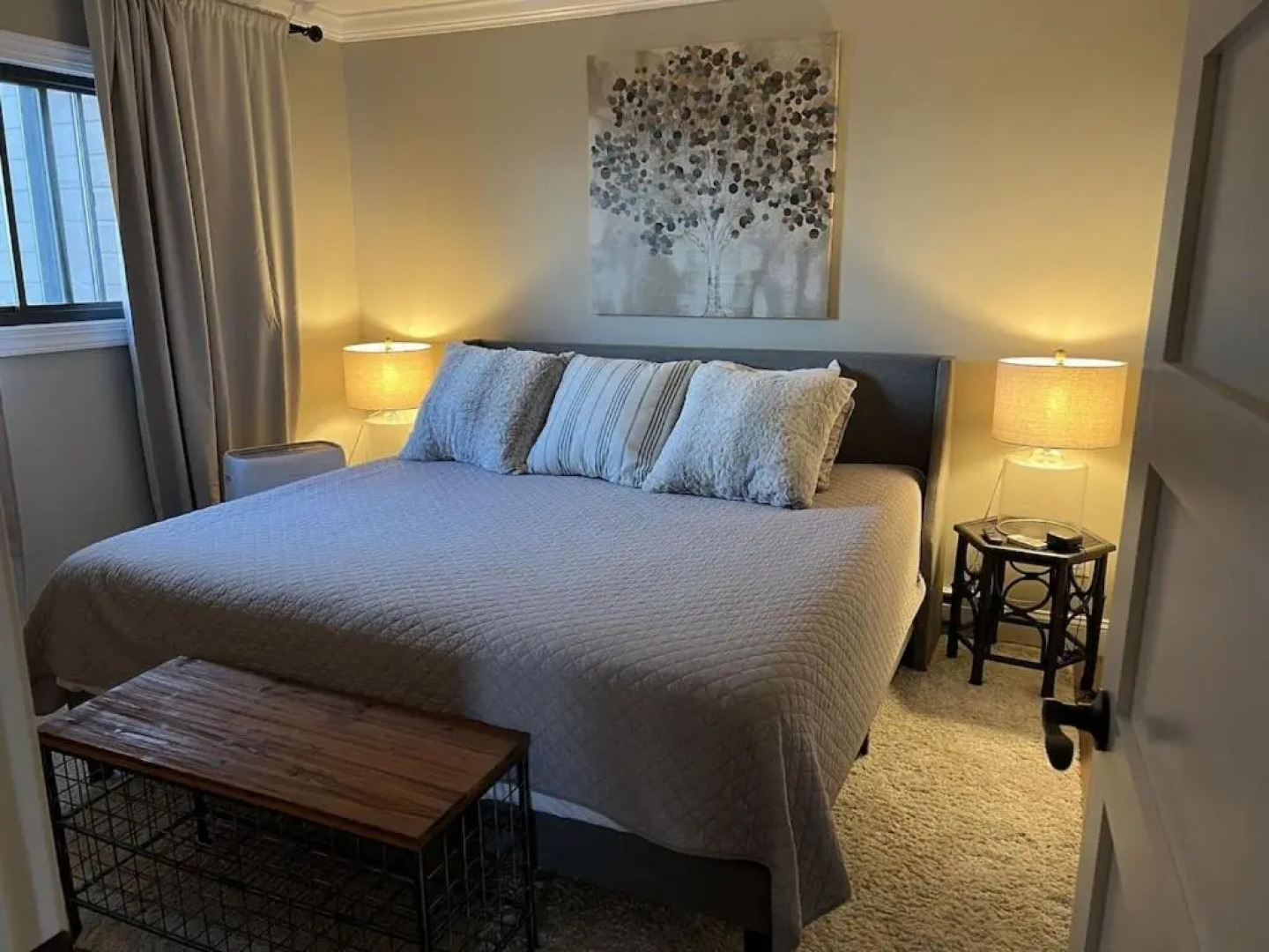 Paradise NEW 2B 2B Walk to slopes Hot Tubs