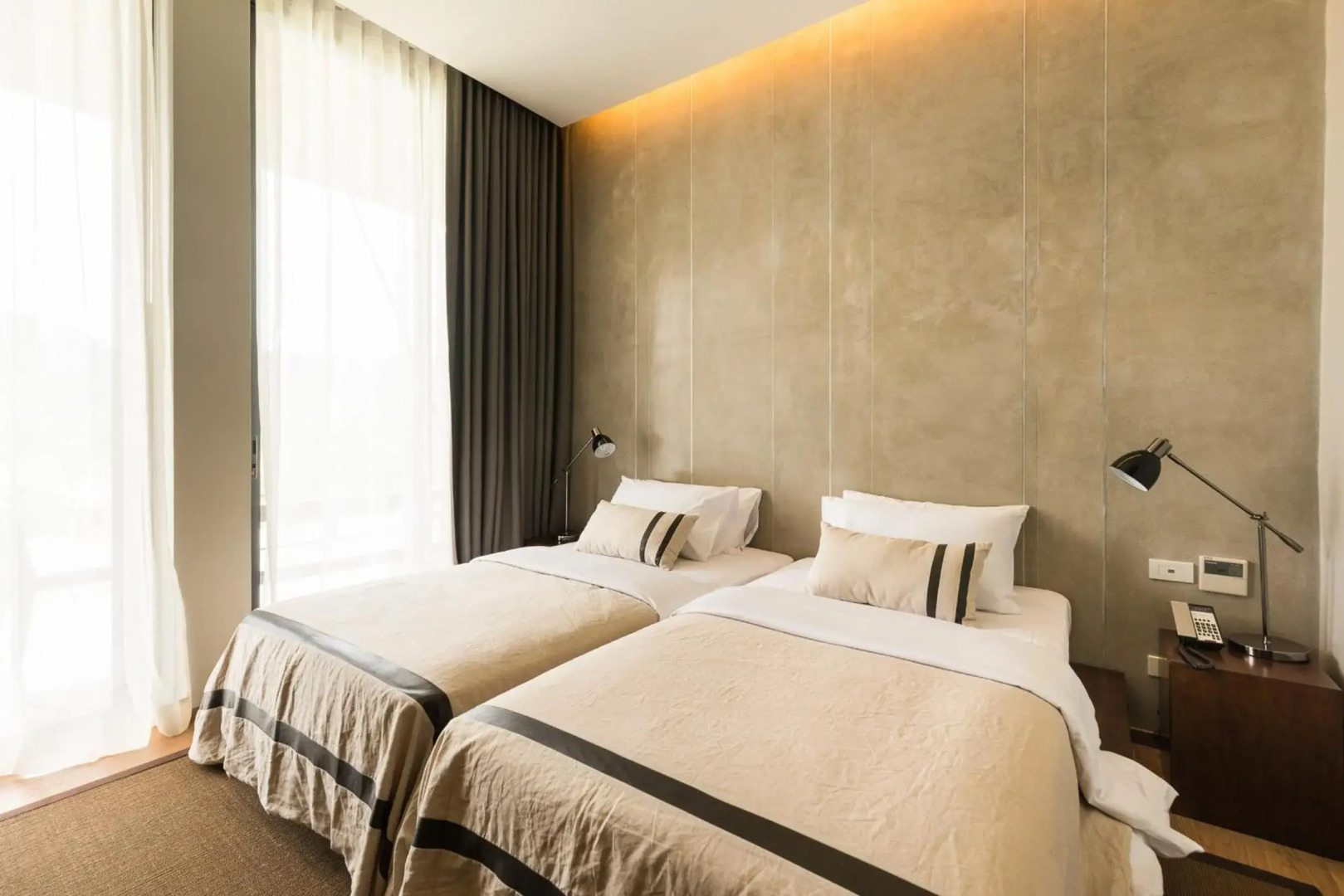 atta Lakeside Resort Suite