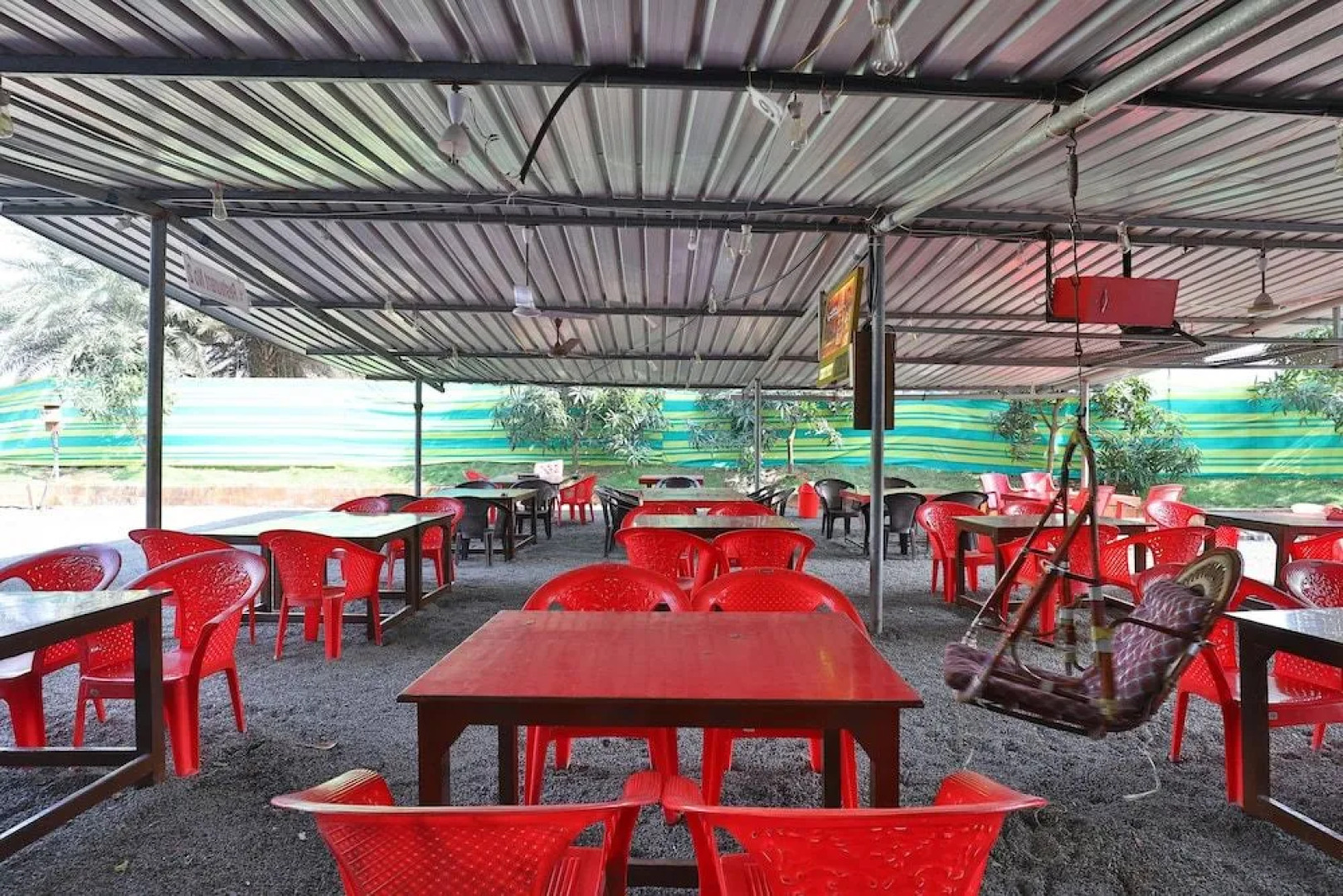 OYO 24833 Hotel Silver