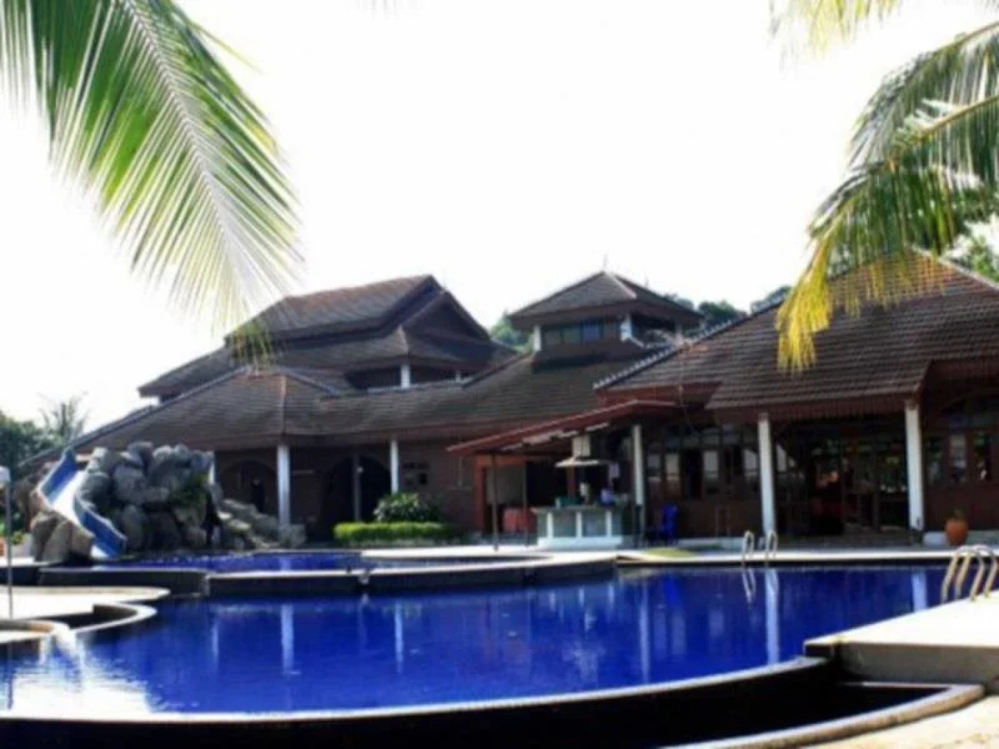 Green Village Pasir Salak Eco River Resort