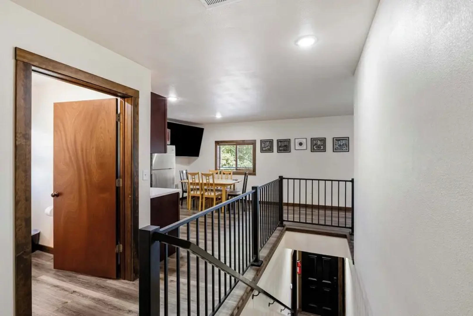 Lakefront Washington Home w/ Private Pool & Sauna