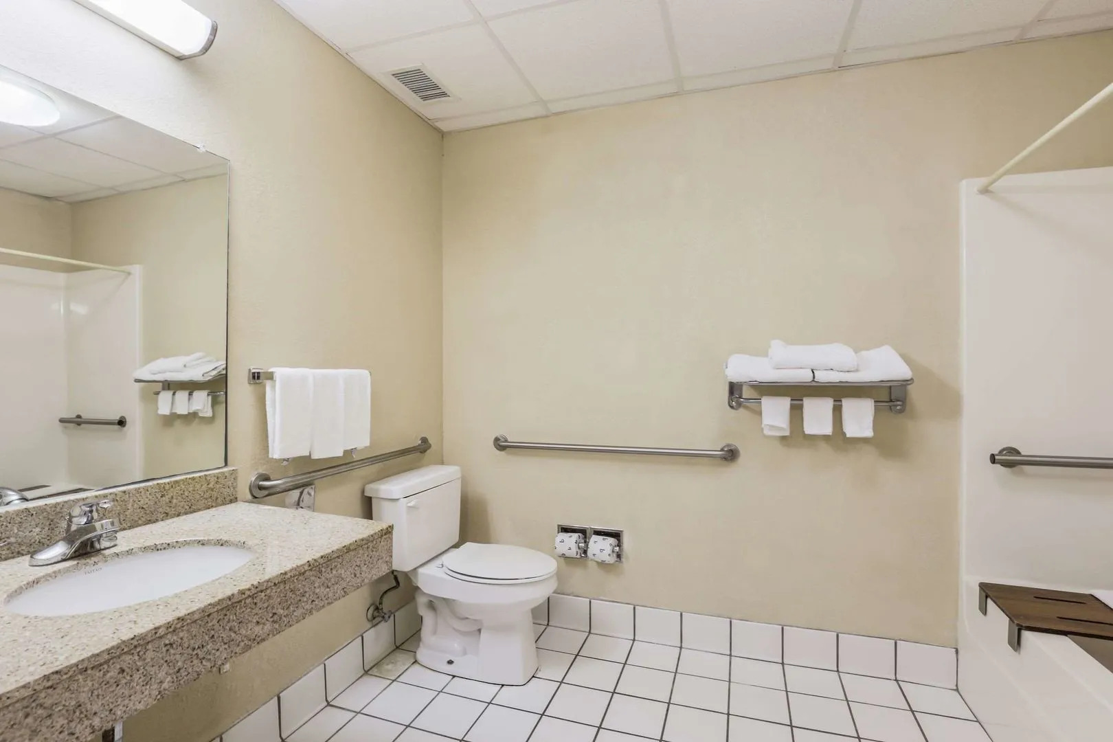 Econo Lodge Inn and Suites