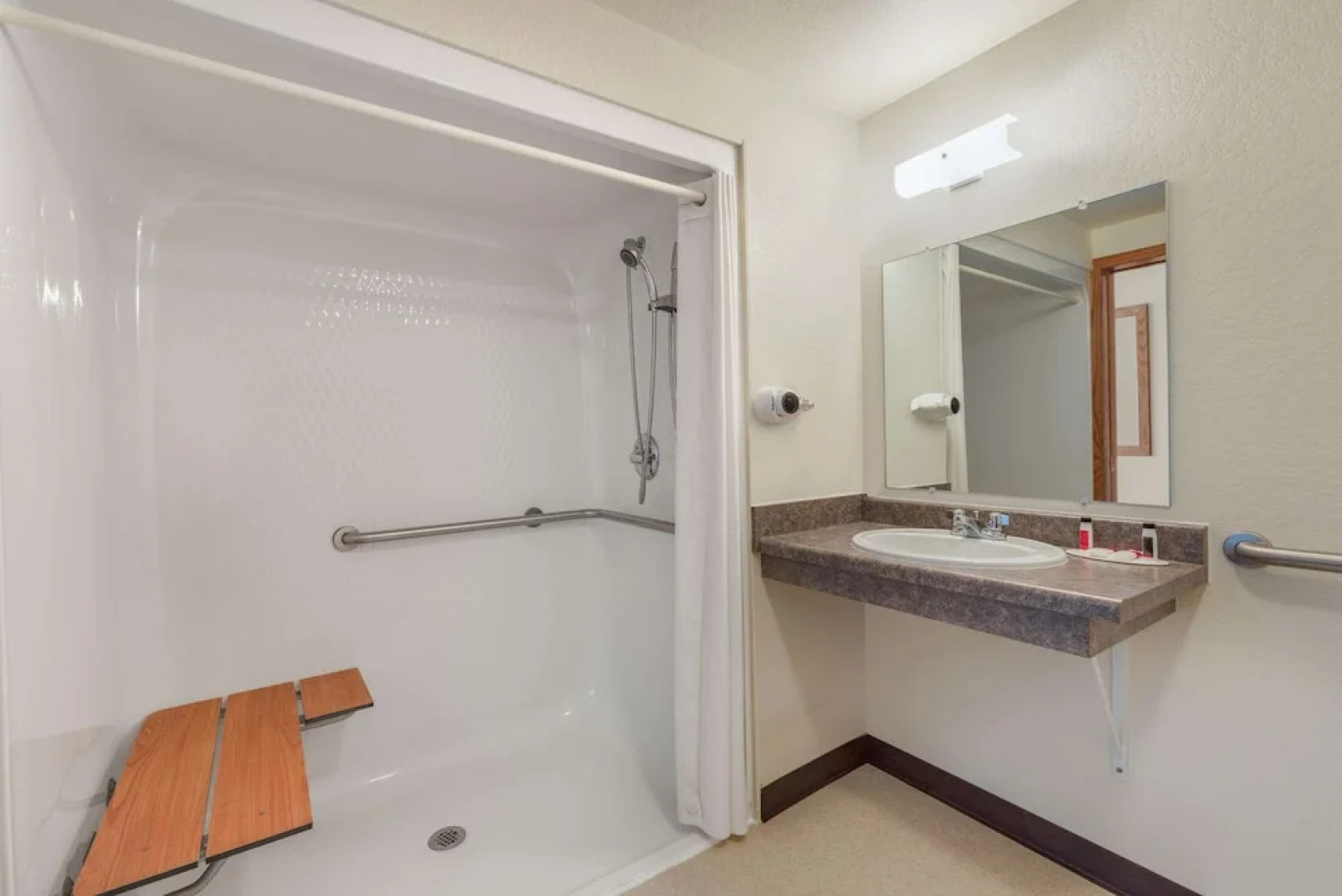 Super 8 Hill City/Mt Rushmore/ Area