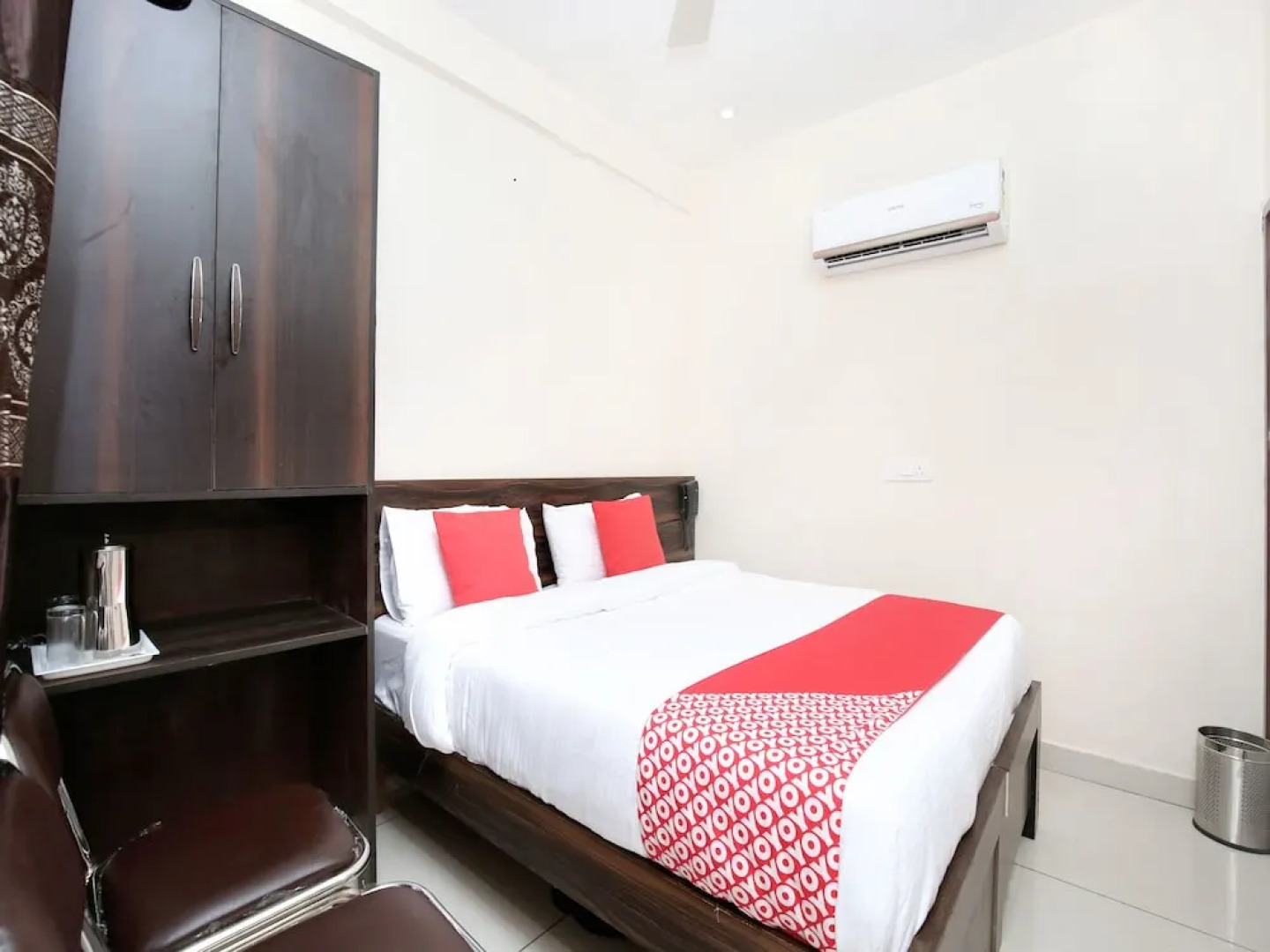 OYO 15620 Hotel Dynasty