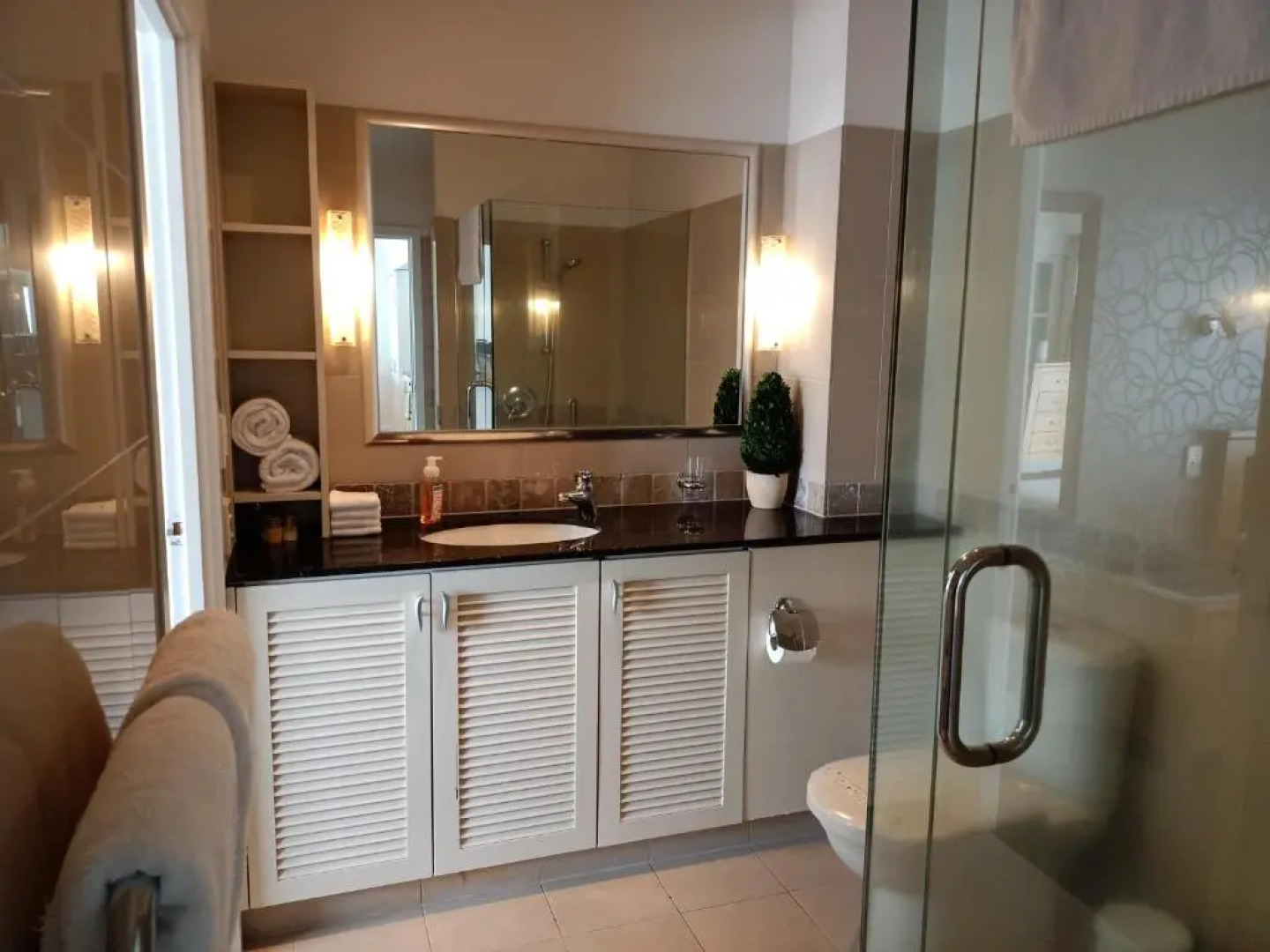 Sea View Princes Wharf Apartments