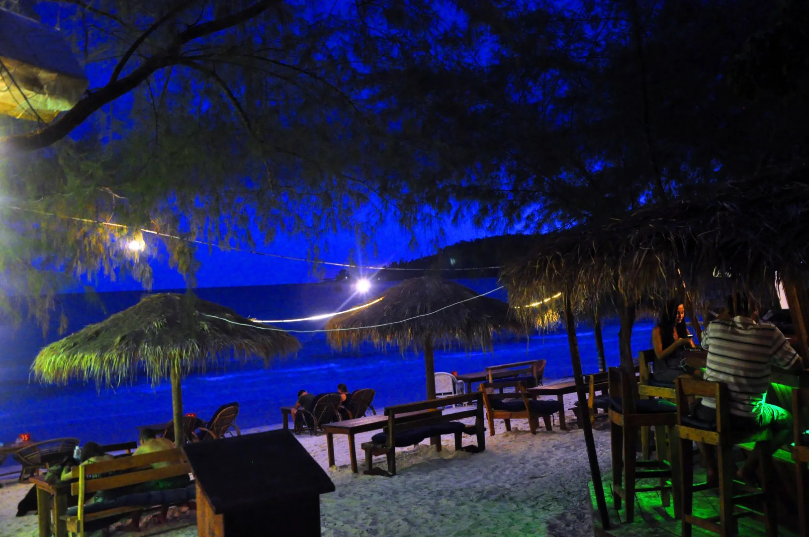 White Beach Bungalows