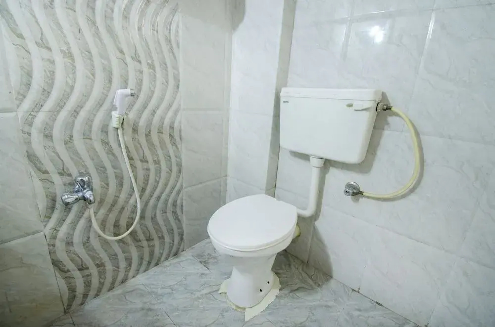 FabExpress Emirates Suites