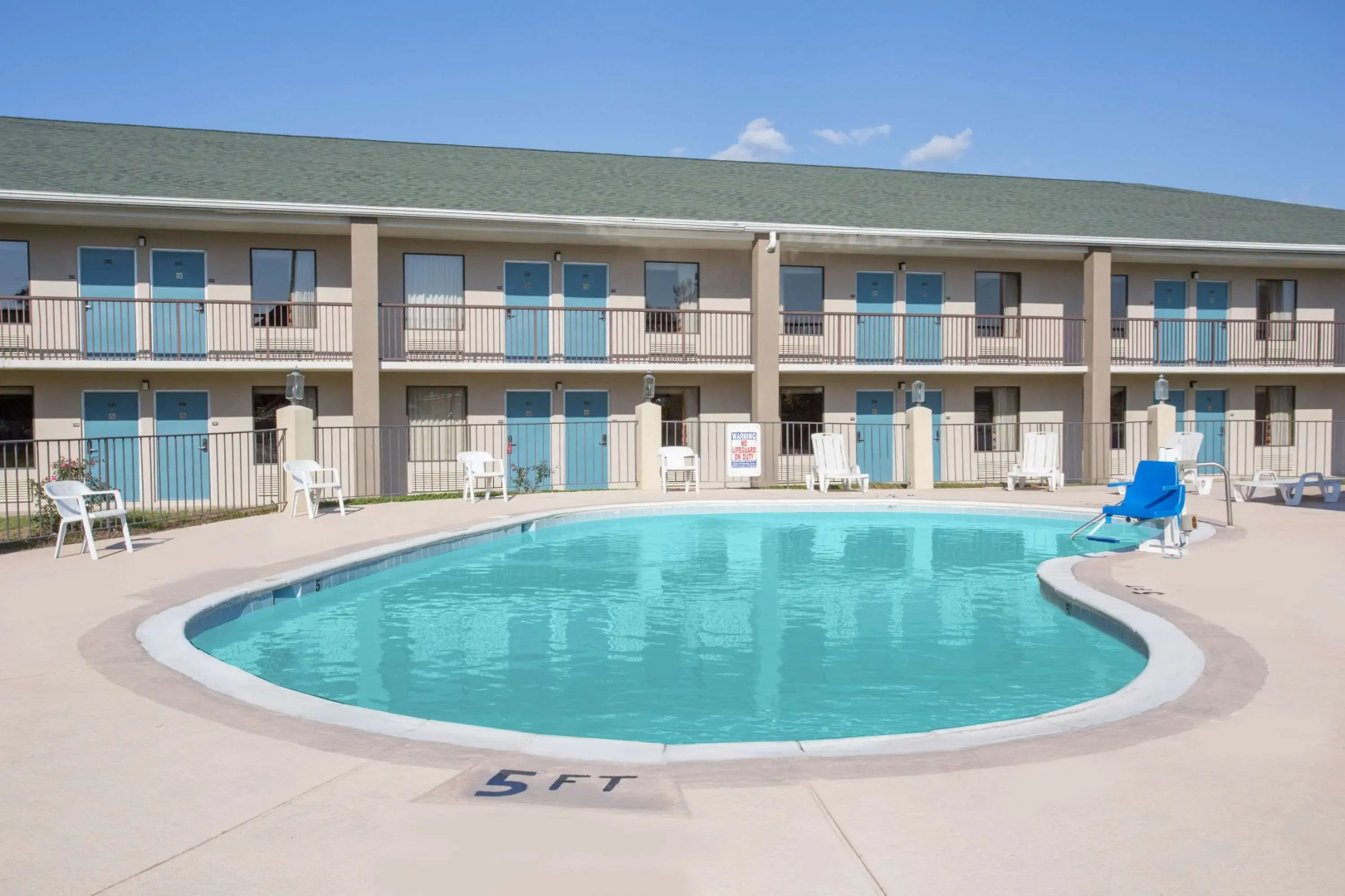 Super 8 by Wyndham Dunn