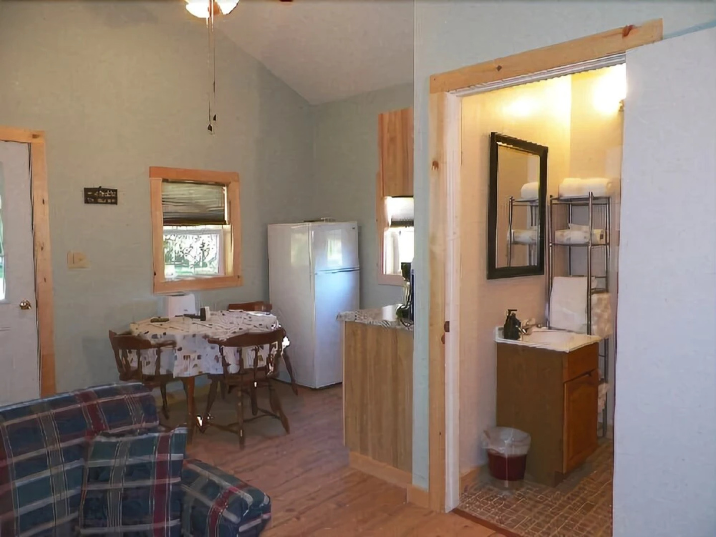 Feeder Creek Lodge and Cabin