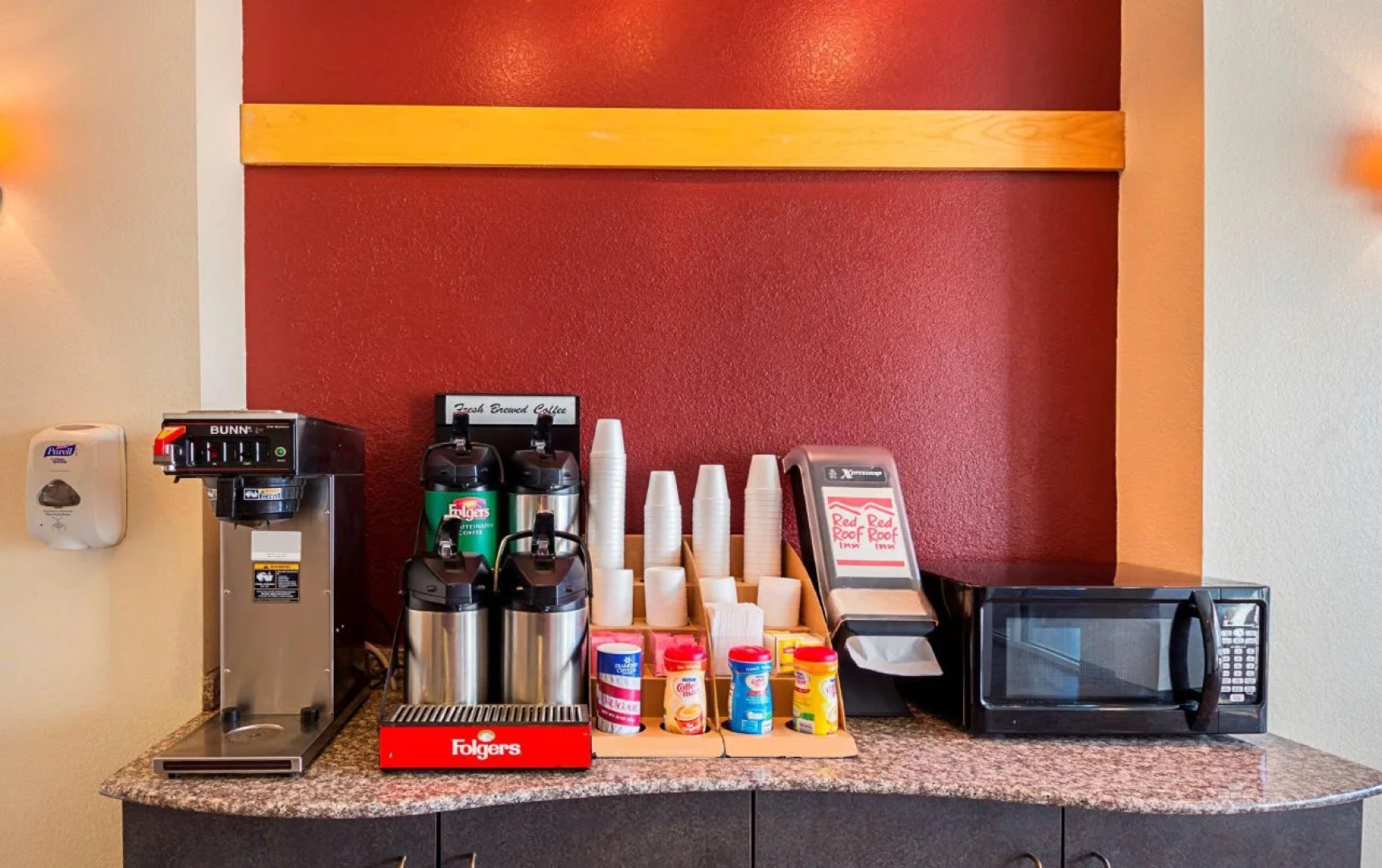 Red Roof Inn and Suites