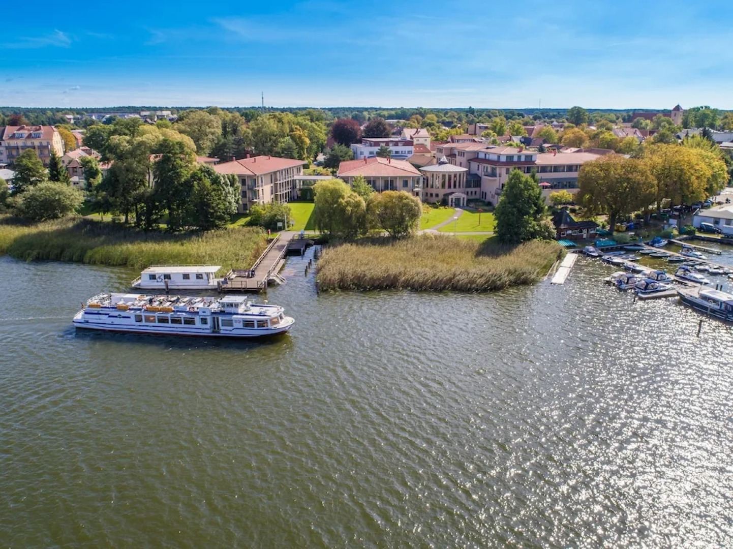 HausRheinsberg Hotel am See