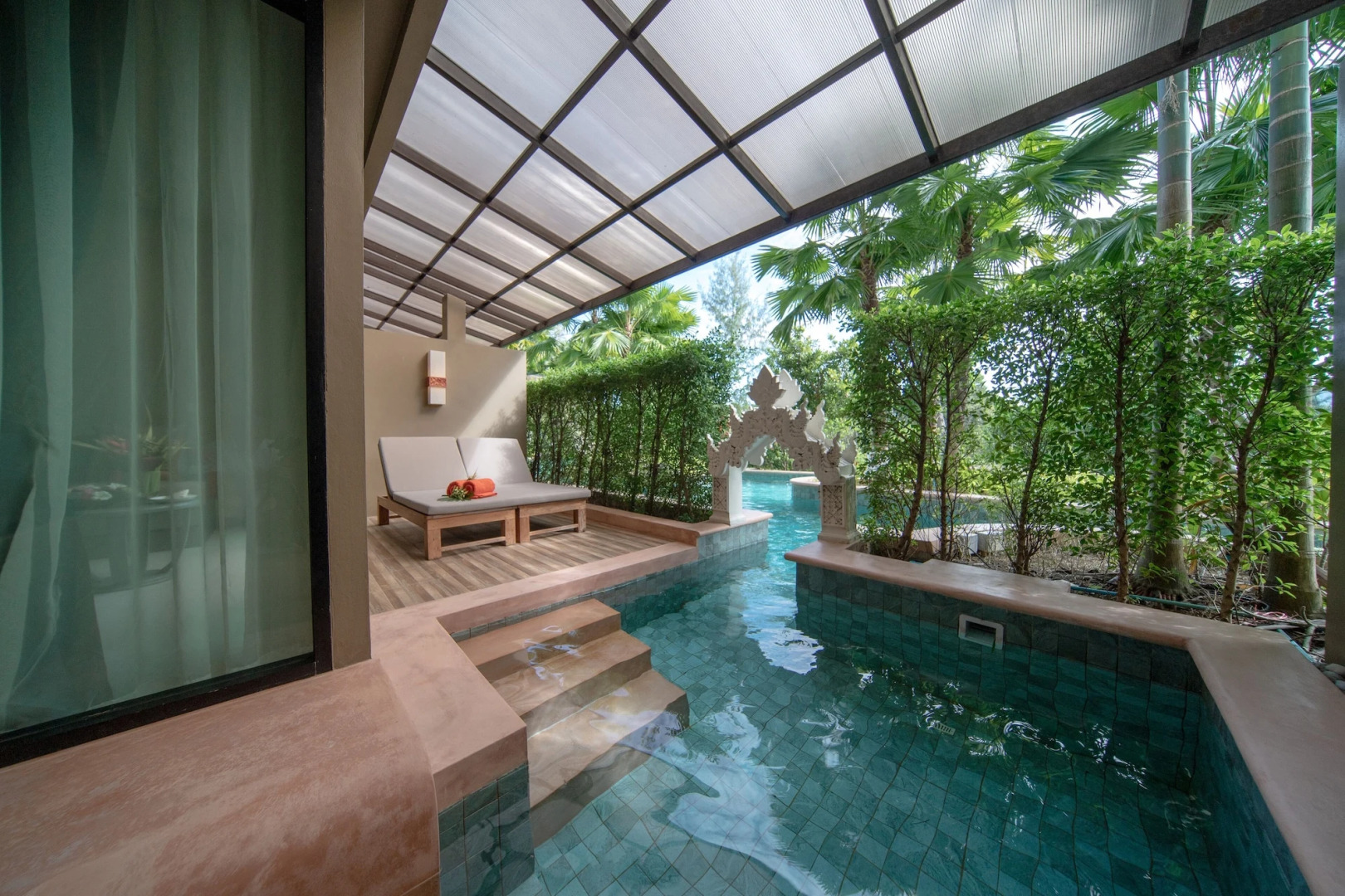 Курортный отель Maikhao Palm Beach