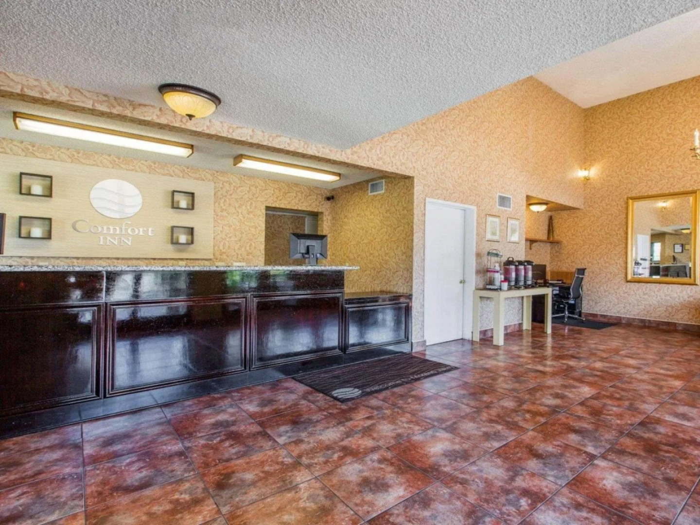 Comfort Inn & Suites Moreno Valley near March Air Reserve Base