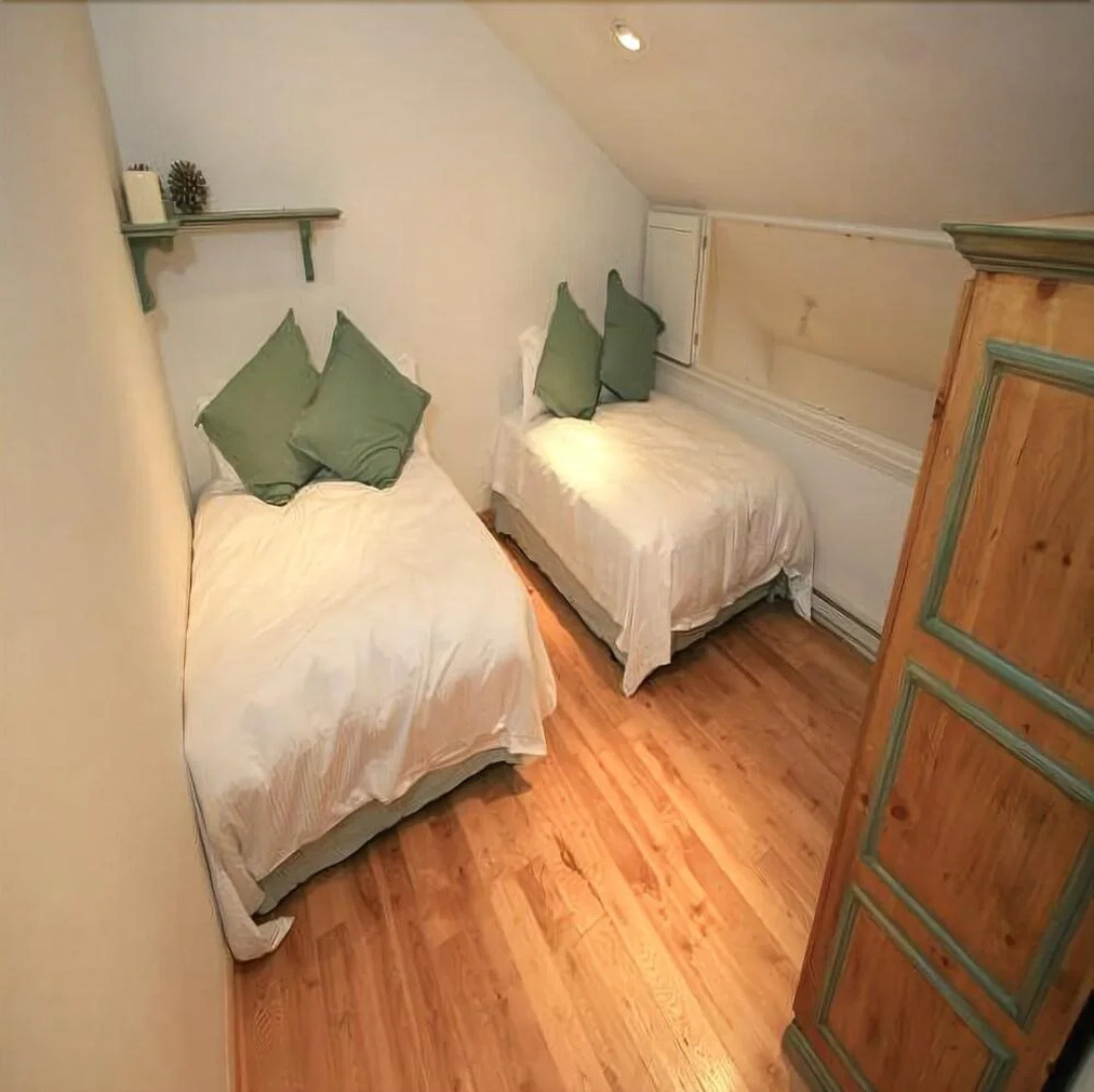 Northwoods Luxury Condo Close to Chairlift by RedAwning