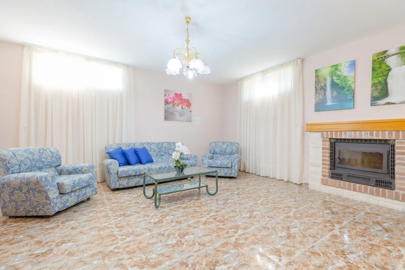 Fidalsa Villa Grand White House