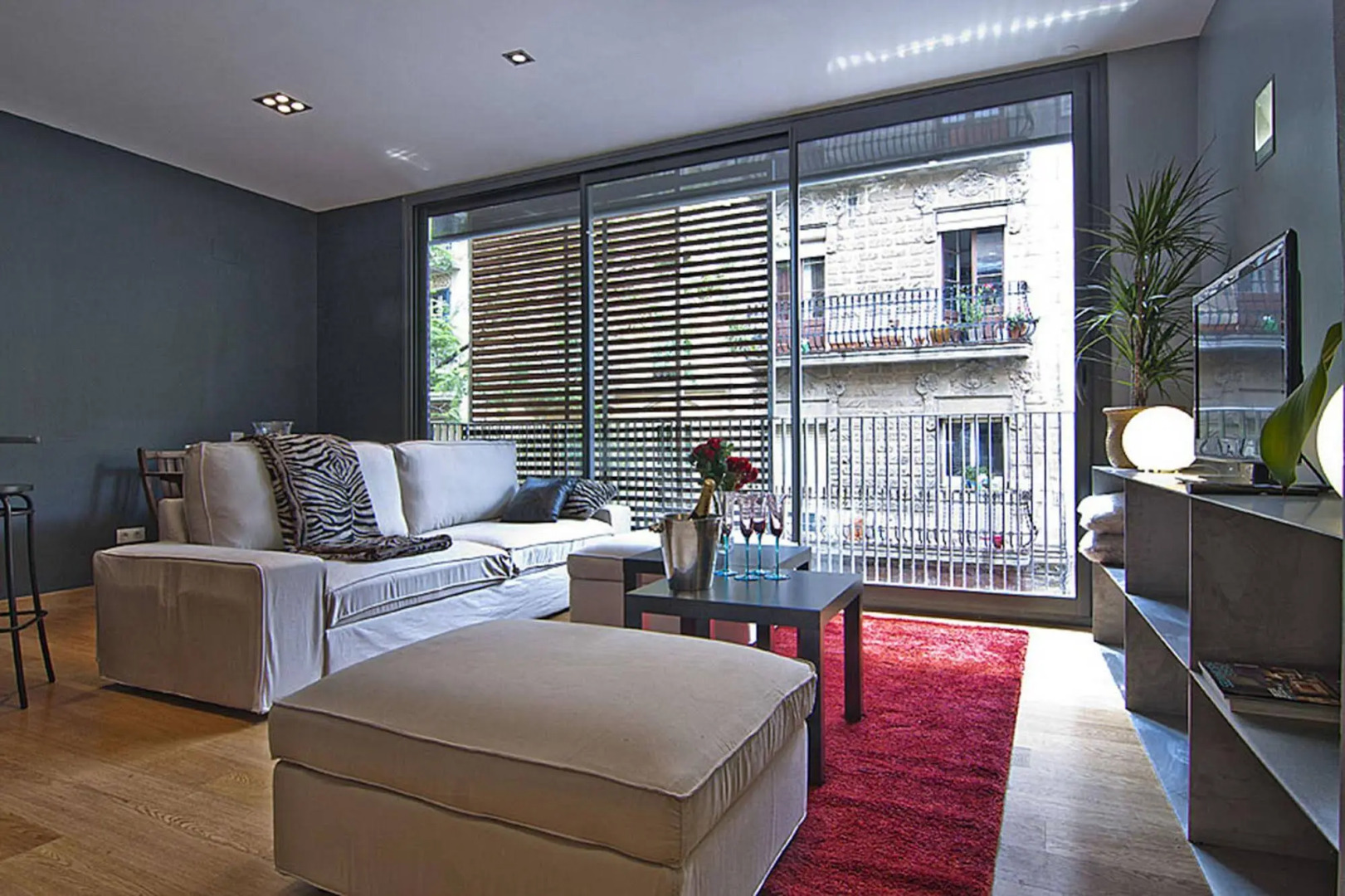 MSB Gracia Pool Terrace Center