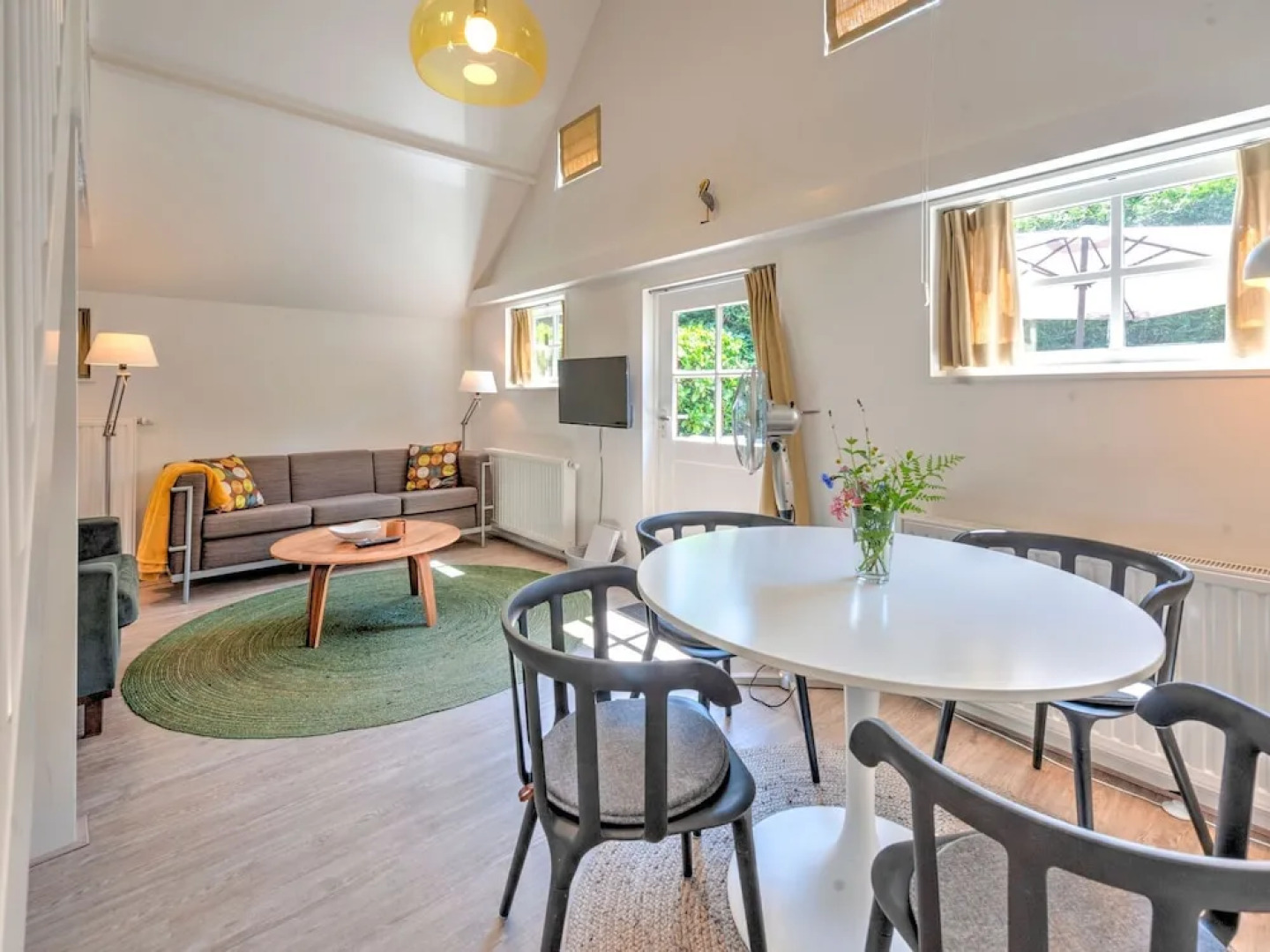 Modern Holiday Home in old Centre of Giethoorn With 2 Hours of Boat use