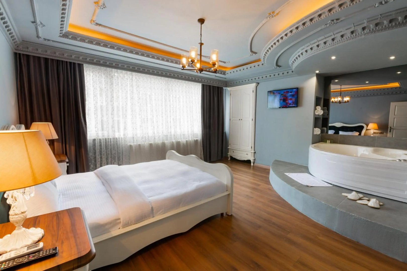 Real King Residence