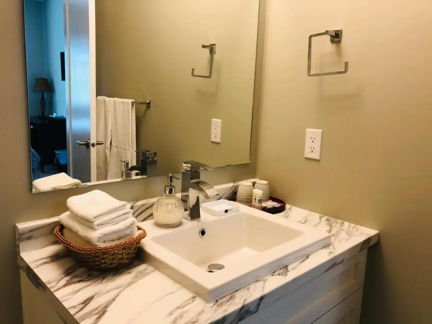 Downtown Whitehorse Deluxe 2 Bedroom Condo