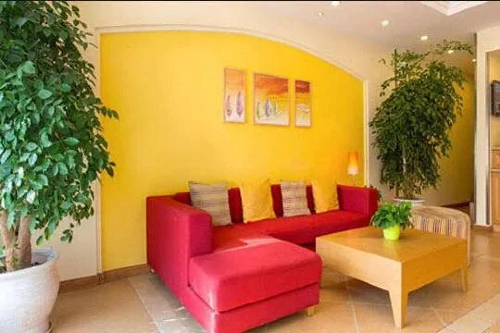 Home Inn Heyuan Railway Station